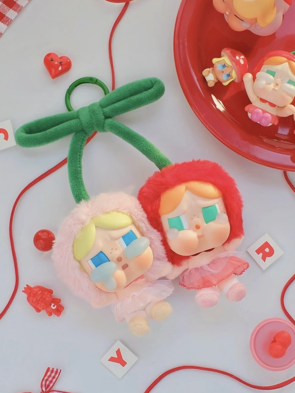 POP MART 泡泡瑪特 CRYBABY 愛神的眼淚系列 櫻桃哭娃糖膠毛絨吊卡-甜在一起