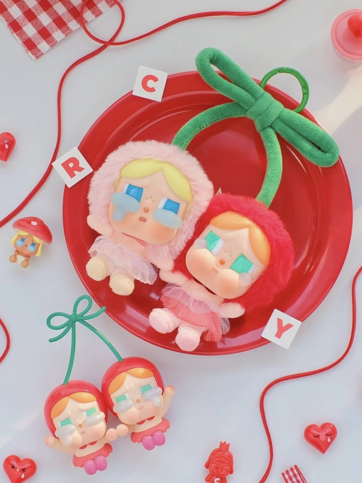 POP MART 泡泡瑪特 CRYBABY 愛神的眼淚系列 櫻桃哭娃糖膠毛絨吊卡-甜在一起