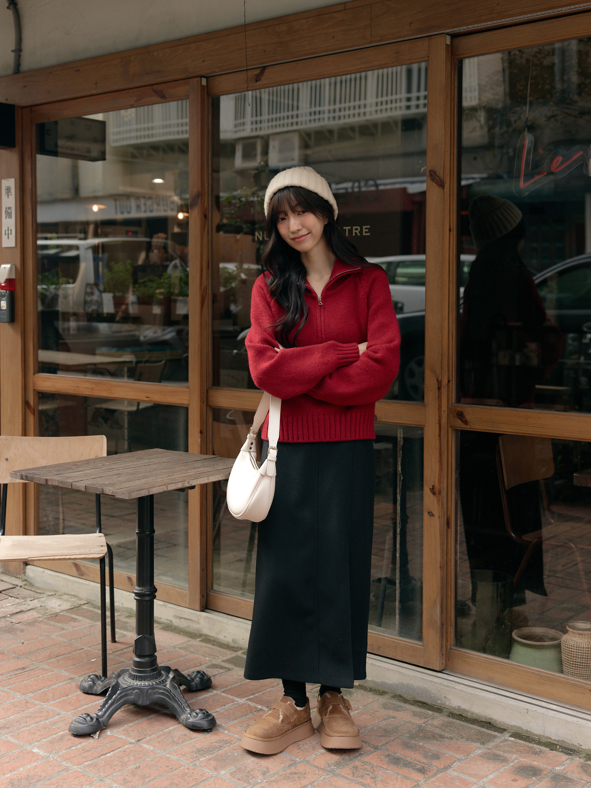 質感坑紋V領拉鍊毛衣