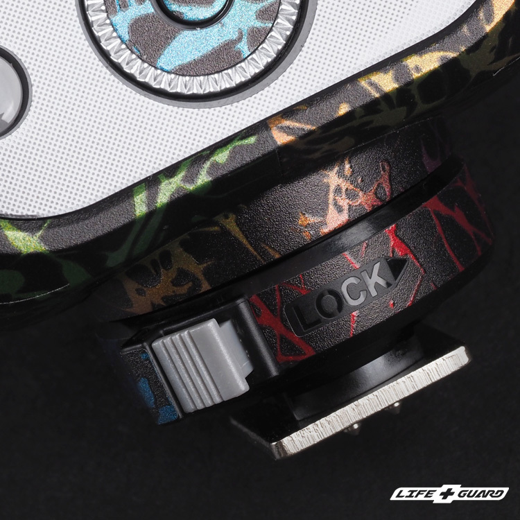 Godox V100 相機閃光燈貼膜展示圖，LIFE+GUARD 獨特潑墨風格