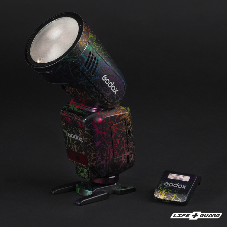 LIFE+GUARD 貼膜安裝示意，適用 Godox V100 相機閃光燈