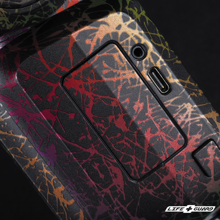 Godox V100 貼膜展示圖，LIFE+GUARD 獨特潑墨風格