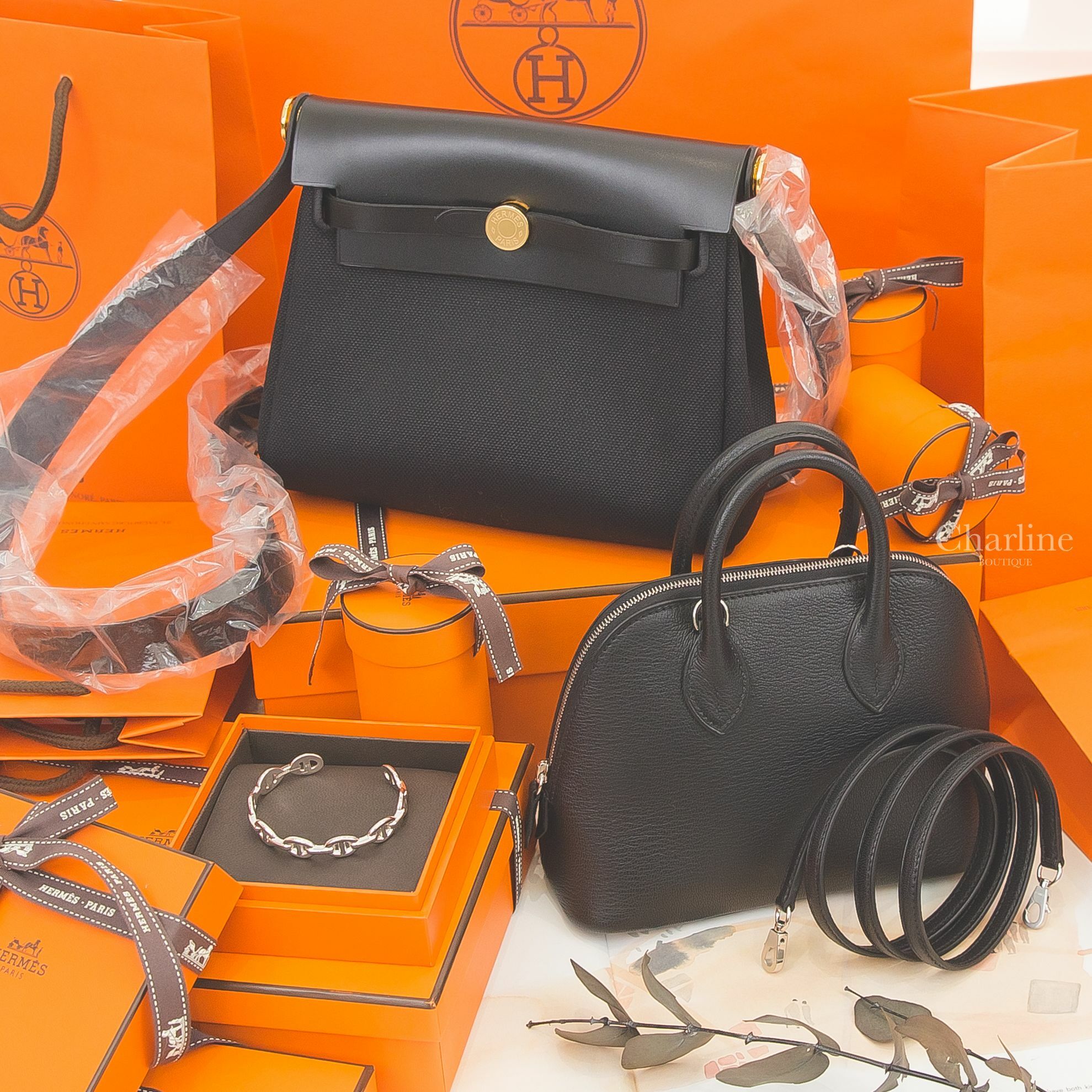 Hermès Chaine D'ancre 銀色中型θ開口銀飾手環,Hermès Bolide 1923 Mini 89 Noir 黑色銀釦迷你,Hermès Neo Herbag 黑色金釦迷你-Charline Boutique 精品代購