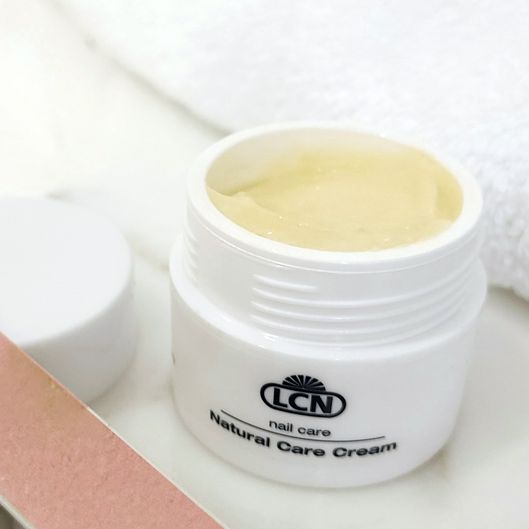 LCN 潤甲磨砂膏, 15ml