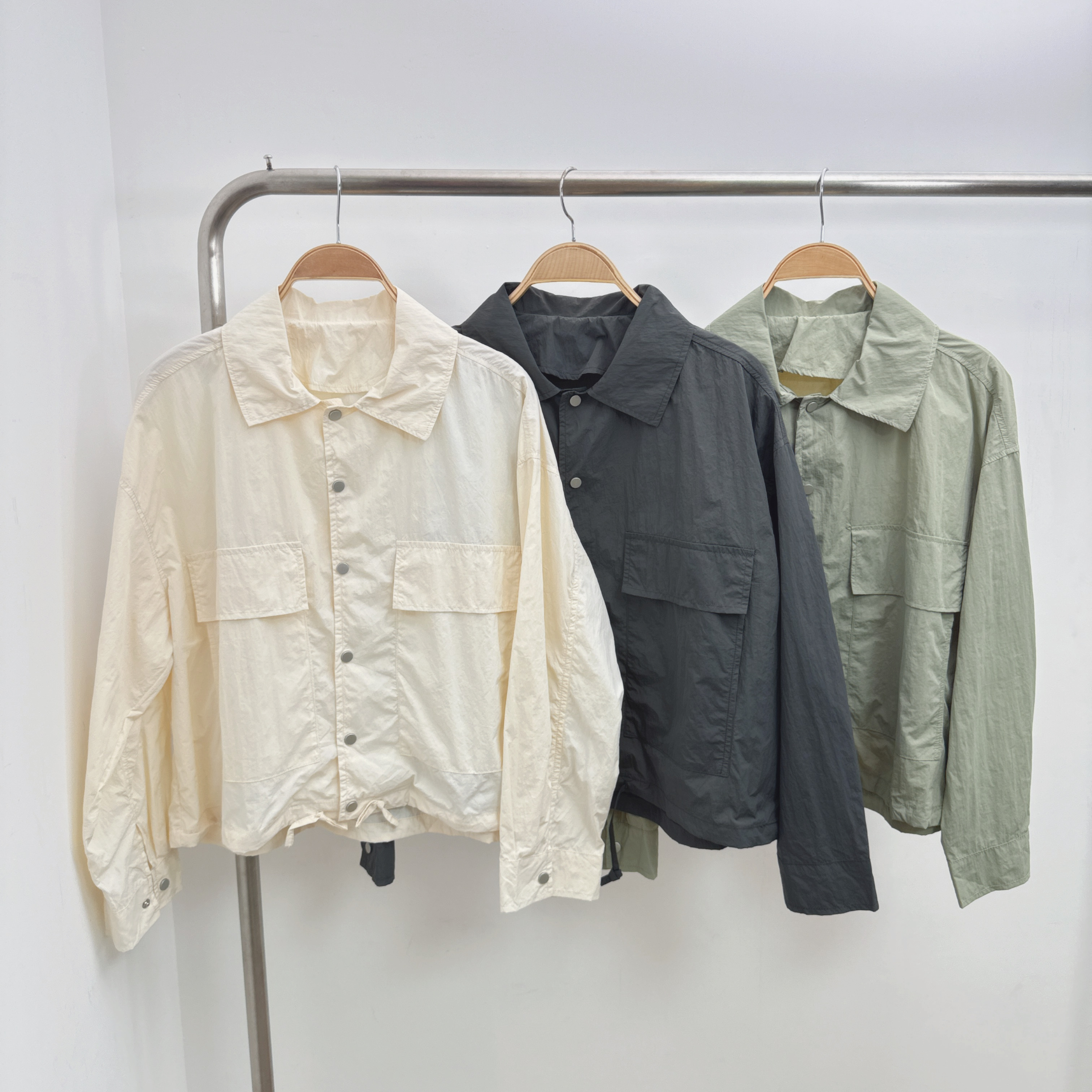 啪鈕款束繩腳雙袋風衣外套 (H1-H3)