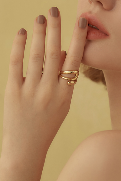 個性鏤空交錯戒指