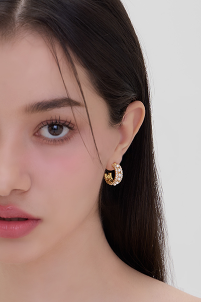 C形雙排鑽針珍珠。銀針耳環