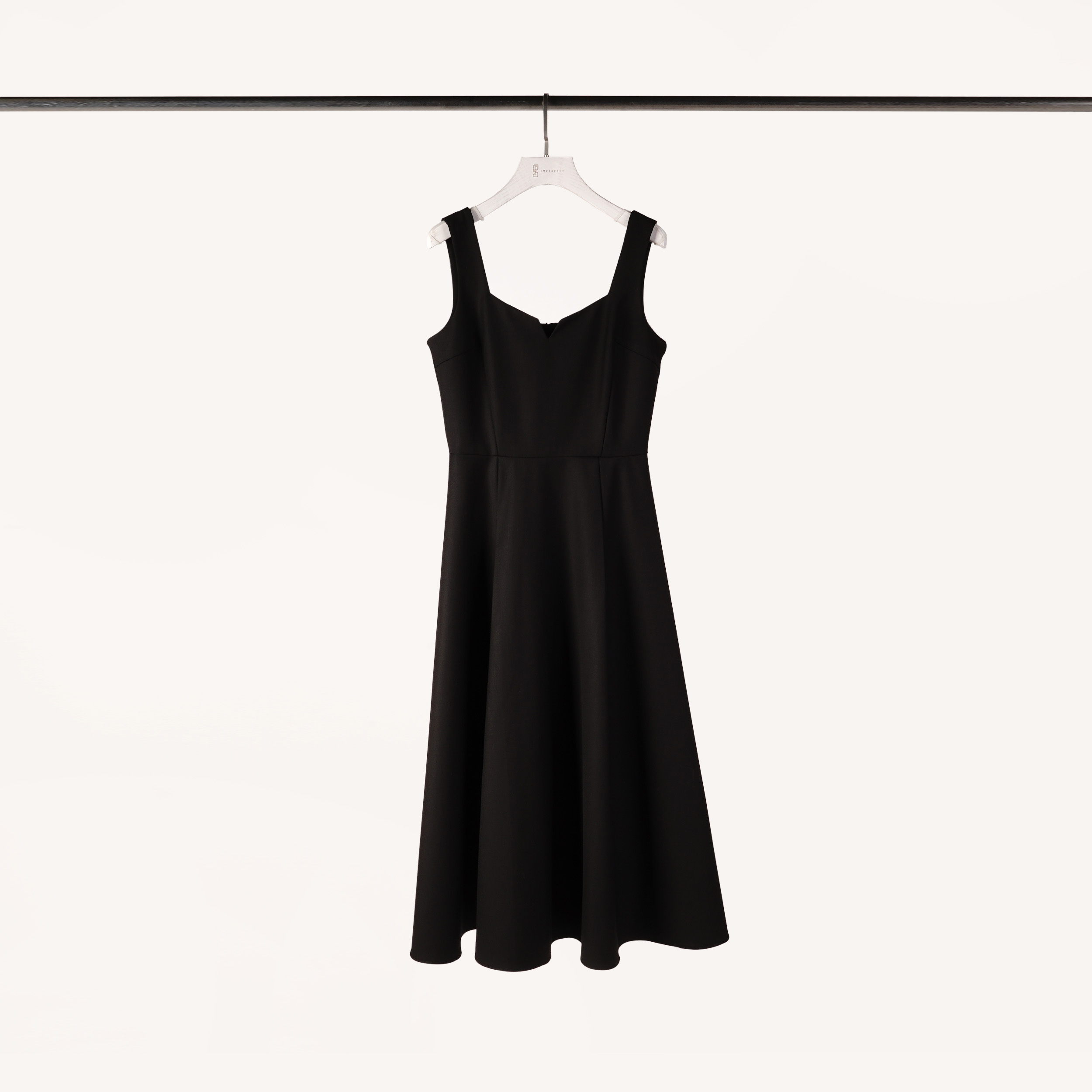 質感壓摺小V長洋| XS - M | 就是黑