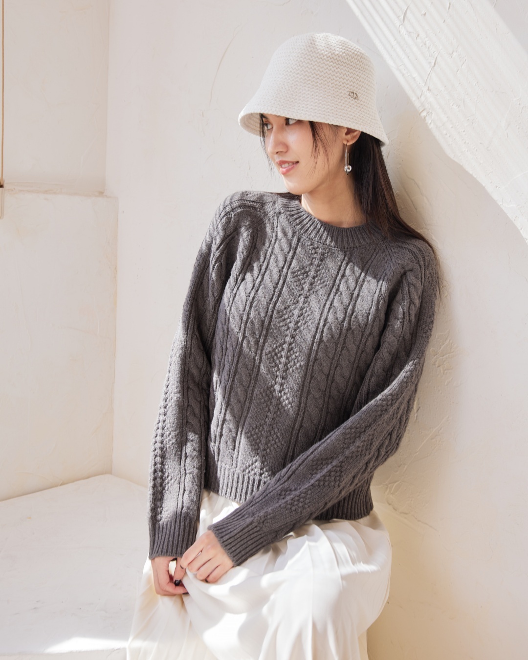 2603 粗針麻花圓領針織上衣