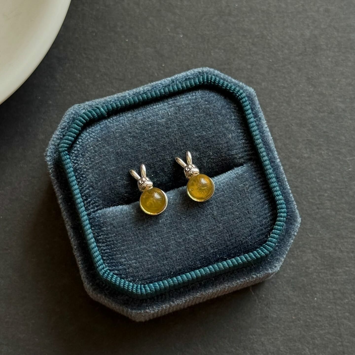 [原石] 印尼藍珀 925銀耳環 兔子造型