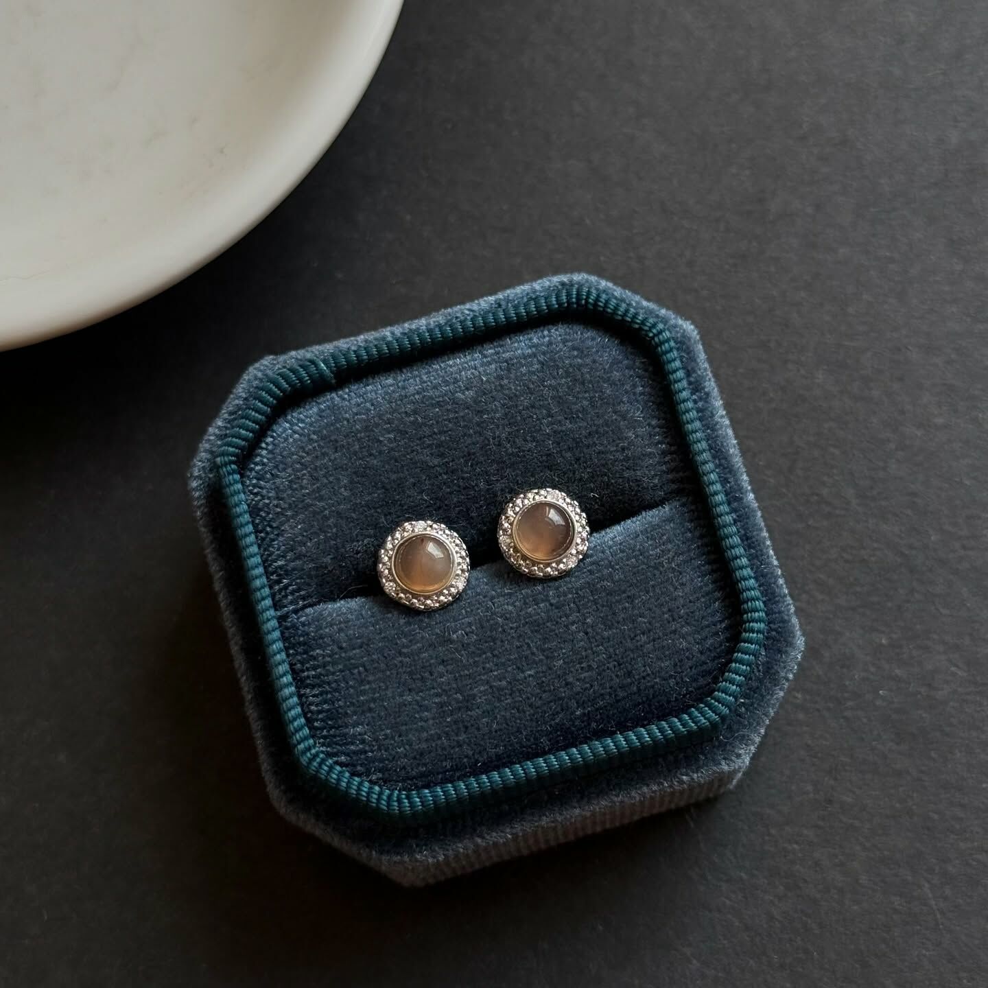 [原石] 灰月光石 925銀 水晶耳環