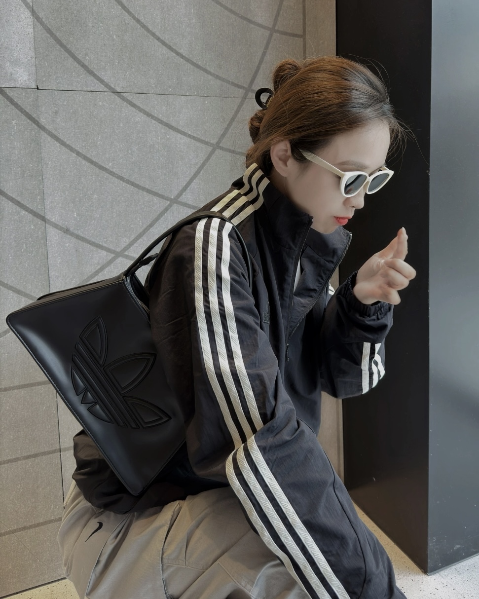 Adidas Originals Shoulder Bag 經典 三葉草 大標 黑色 三線 腋下包