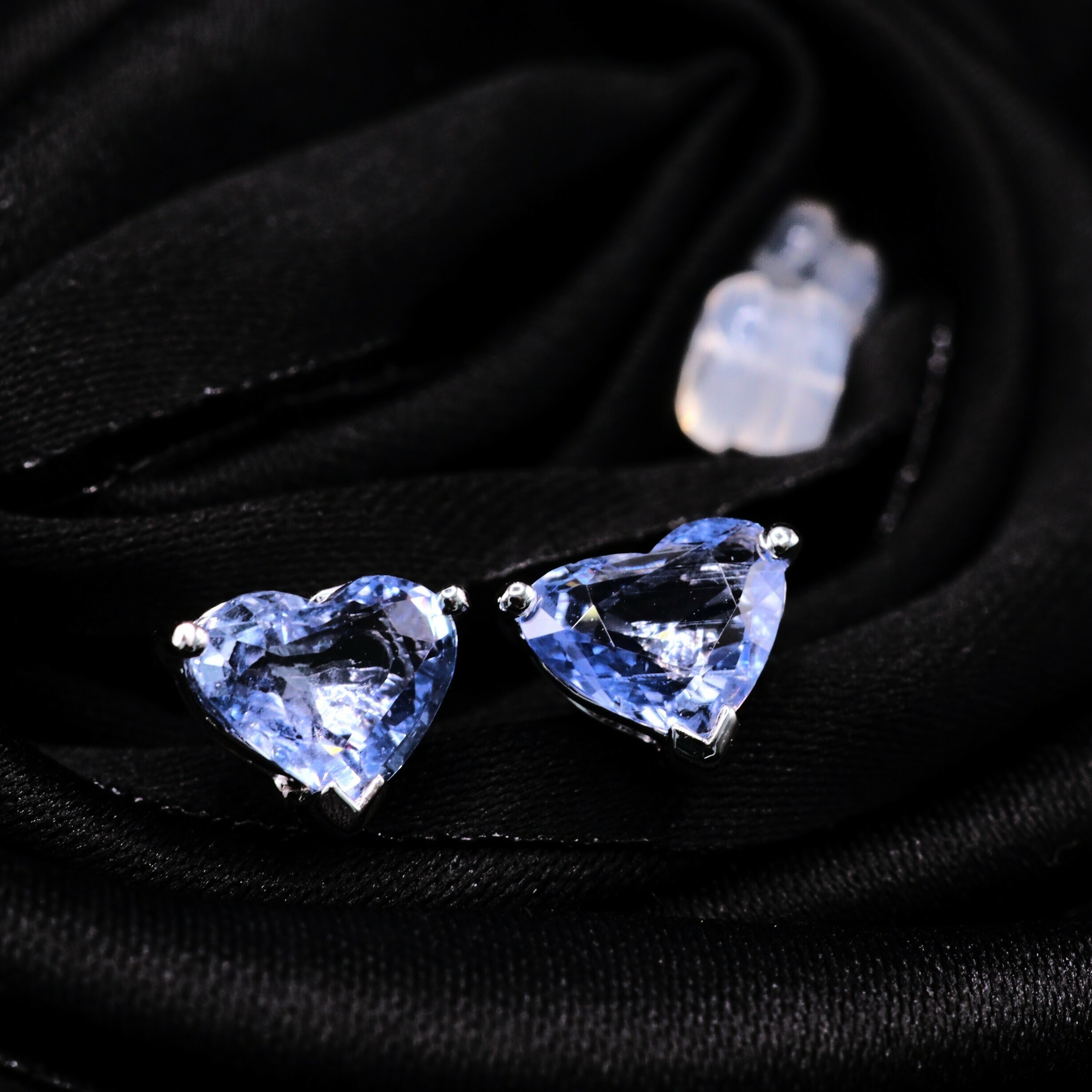 18K White Gold 1.80ct Sapphire Earrings