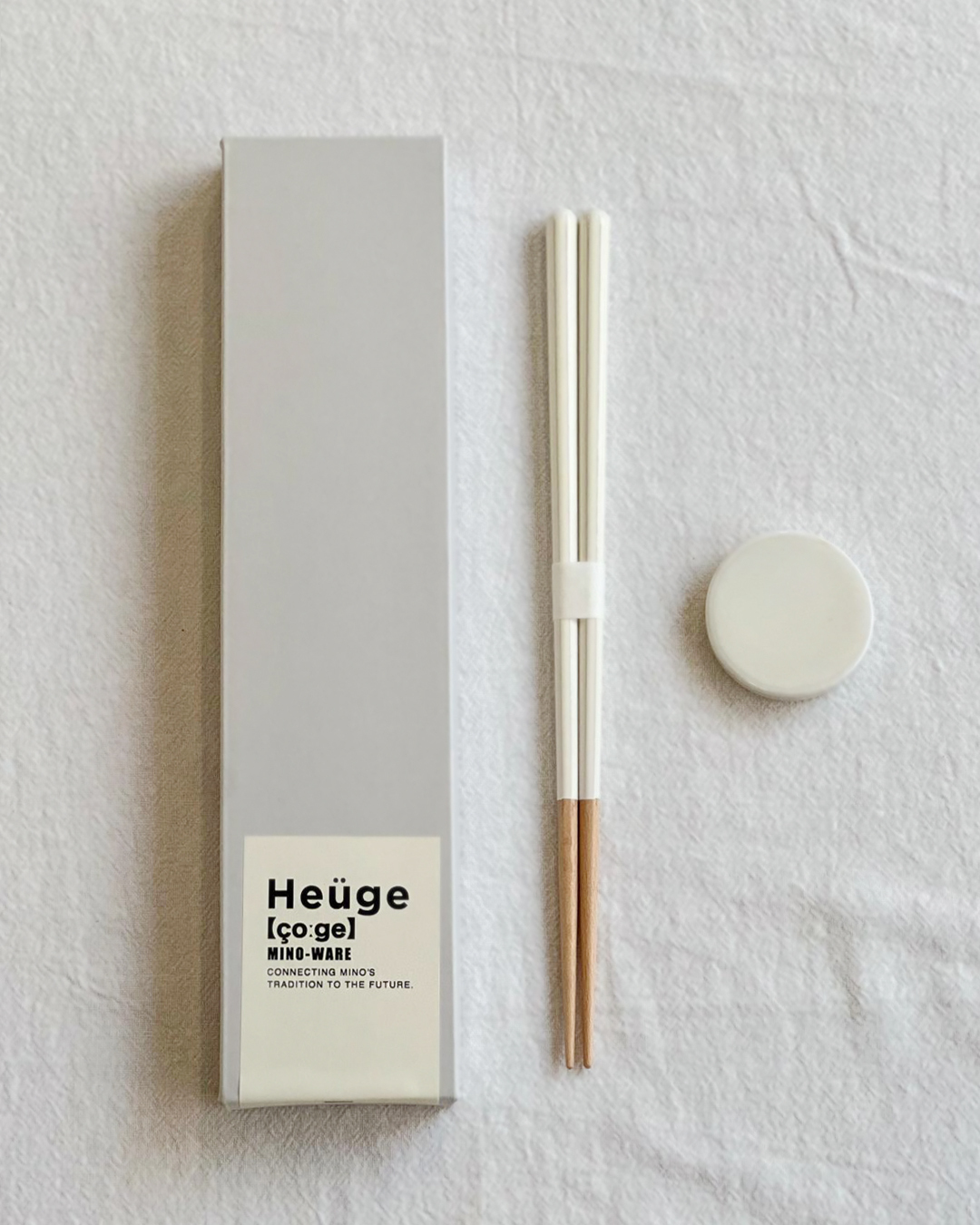 Mino ware Heuge chopsticks & chopstick holder set White｜CHIPS