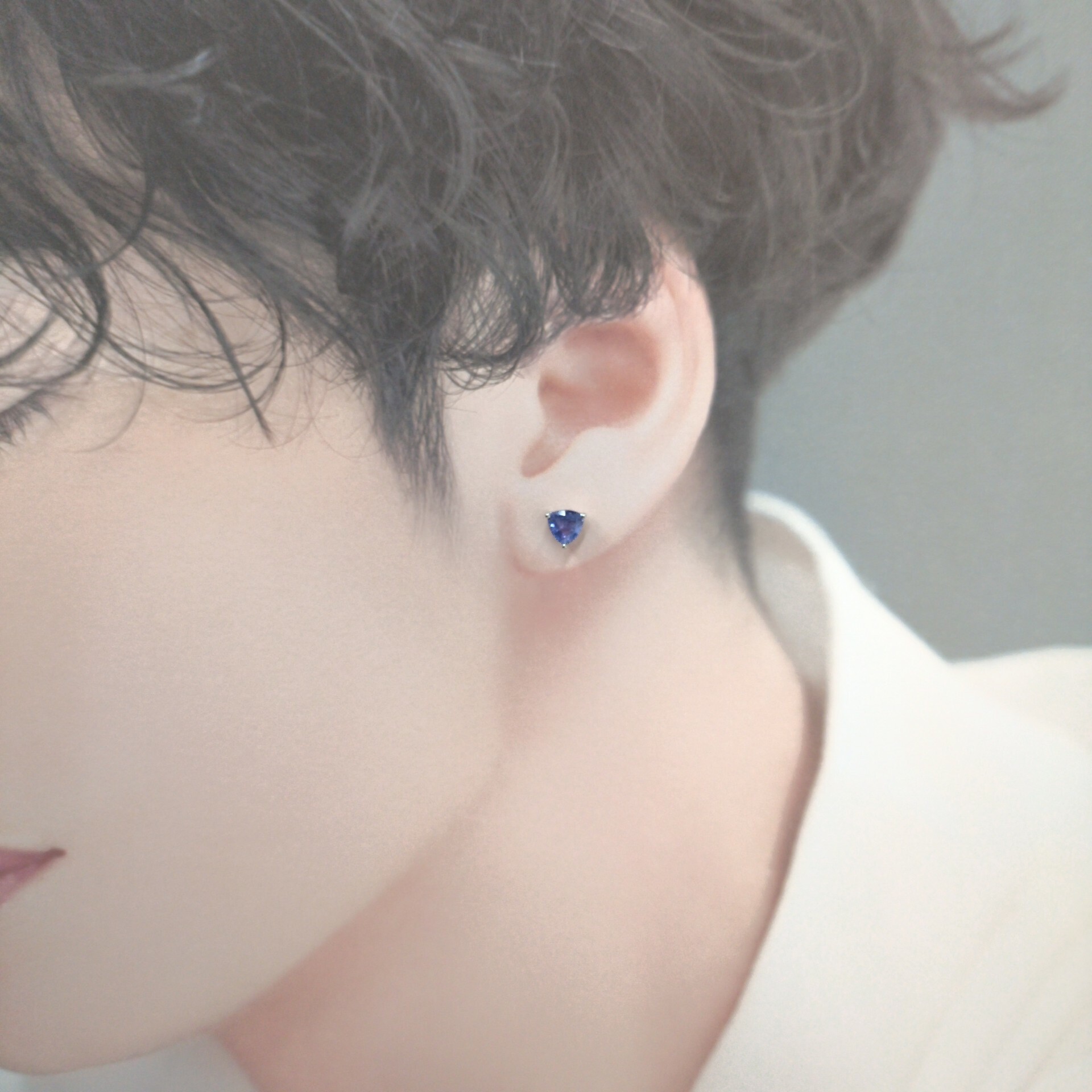 18K White Gold 0.74ct Purple Sapphire Single Earring