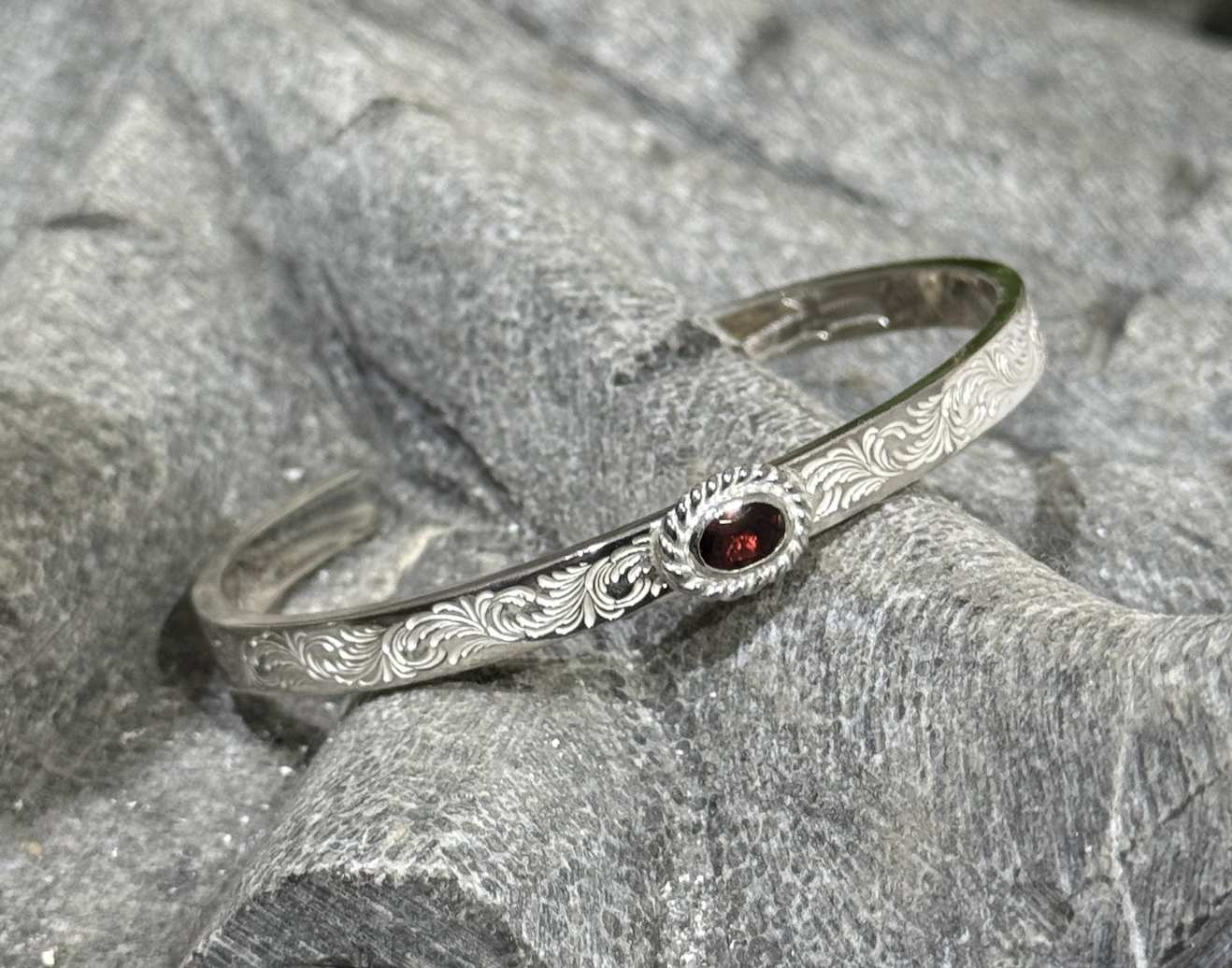 5mm 唐草銀繩石榴石手鐲*