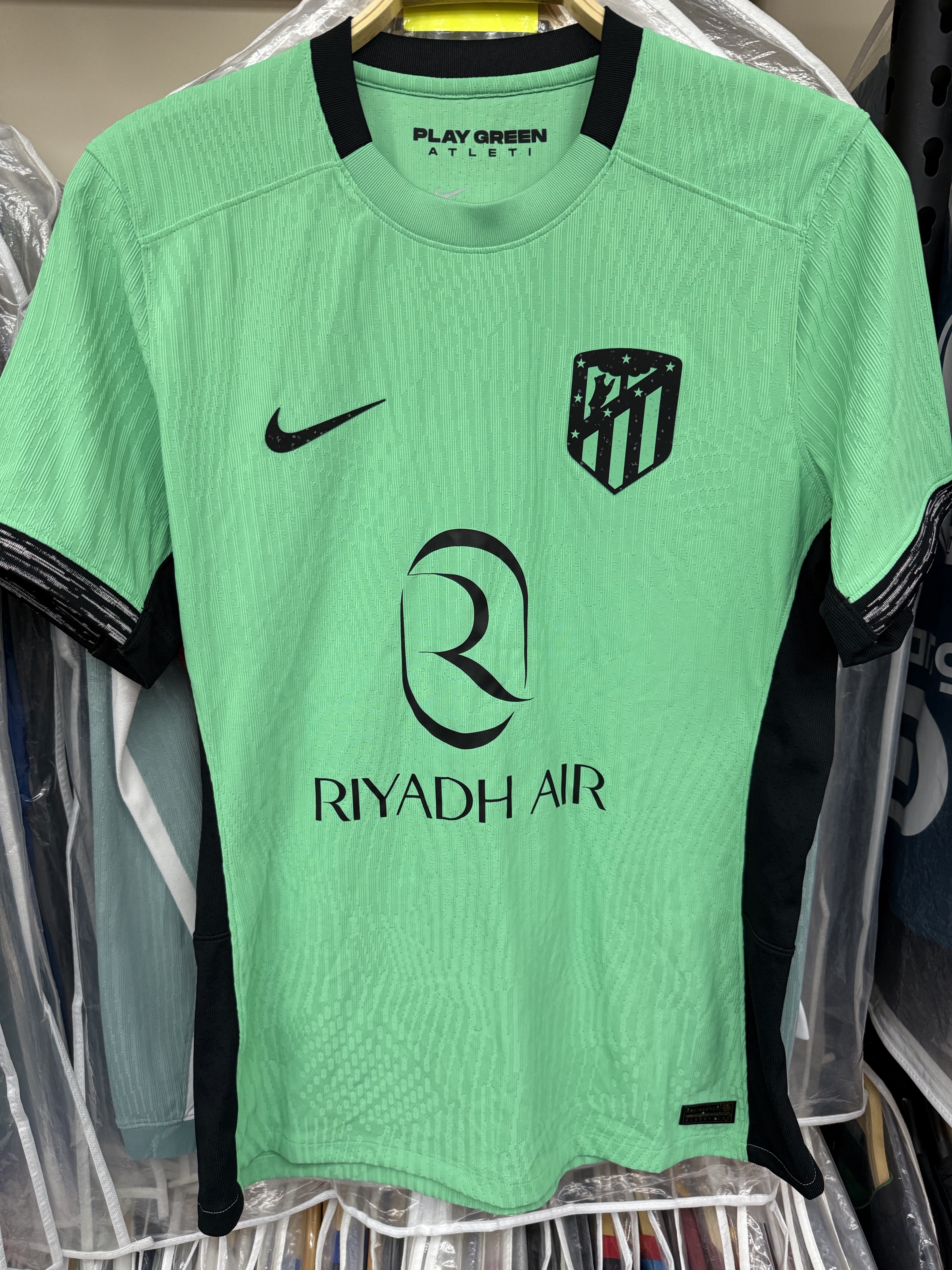 23-24馬德里體育會二客更衣室球員版球衣