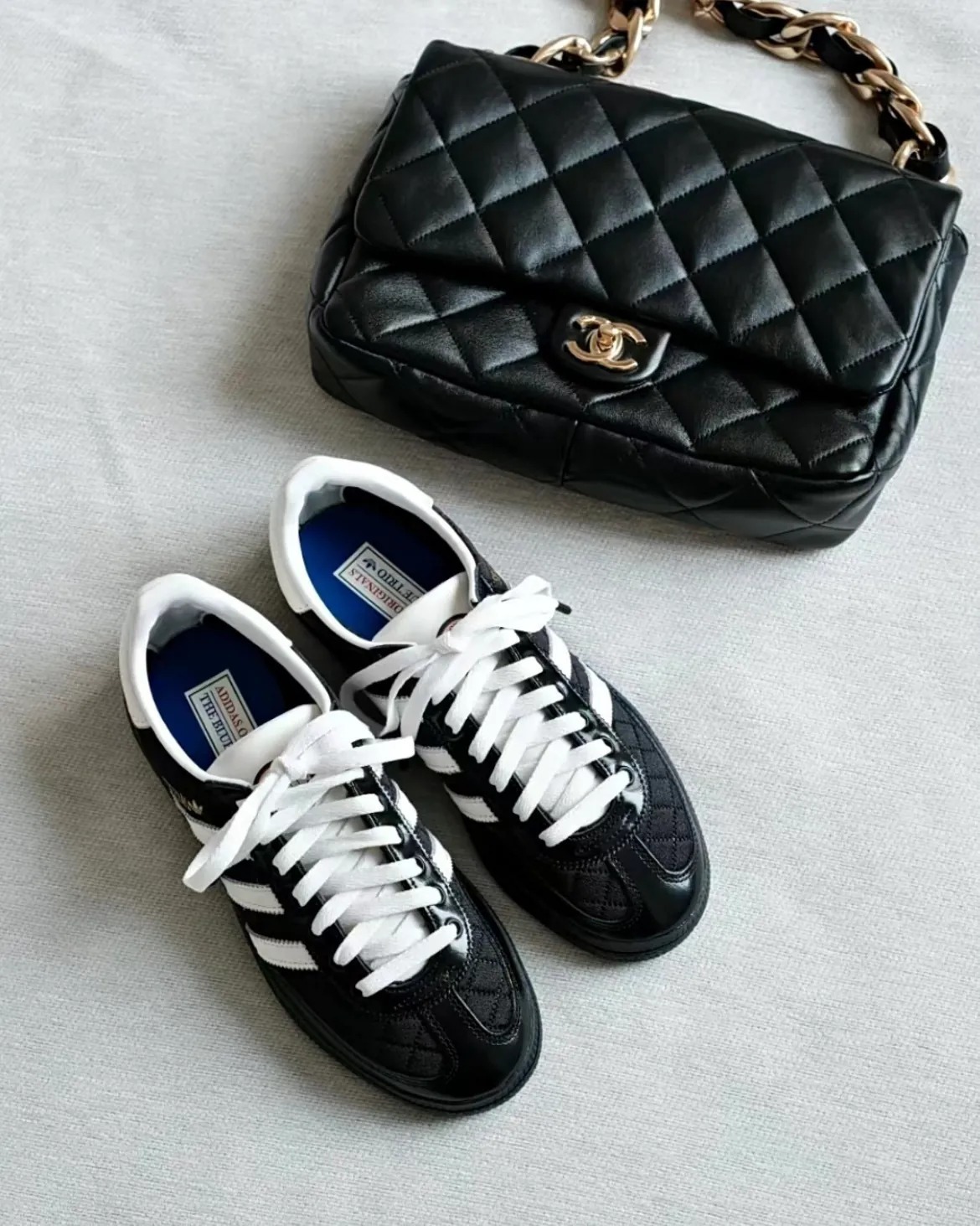 【ADIDAS ORIGINALS】𝐀𝐝𝐢𝐝𝐚𝐬 𝐇𝐚𝐧𝐝𝐛𝐚𝐥𝐥 𝐒𝐩𝐞𝐳𝐢𝐚𝐥 黑白小香風 Handball