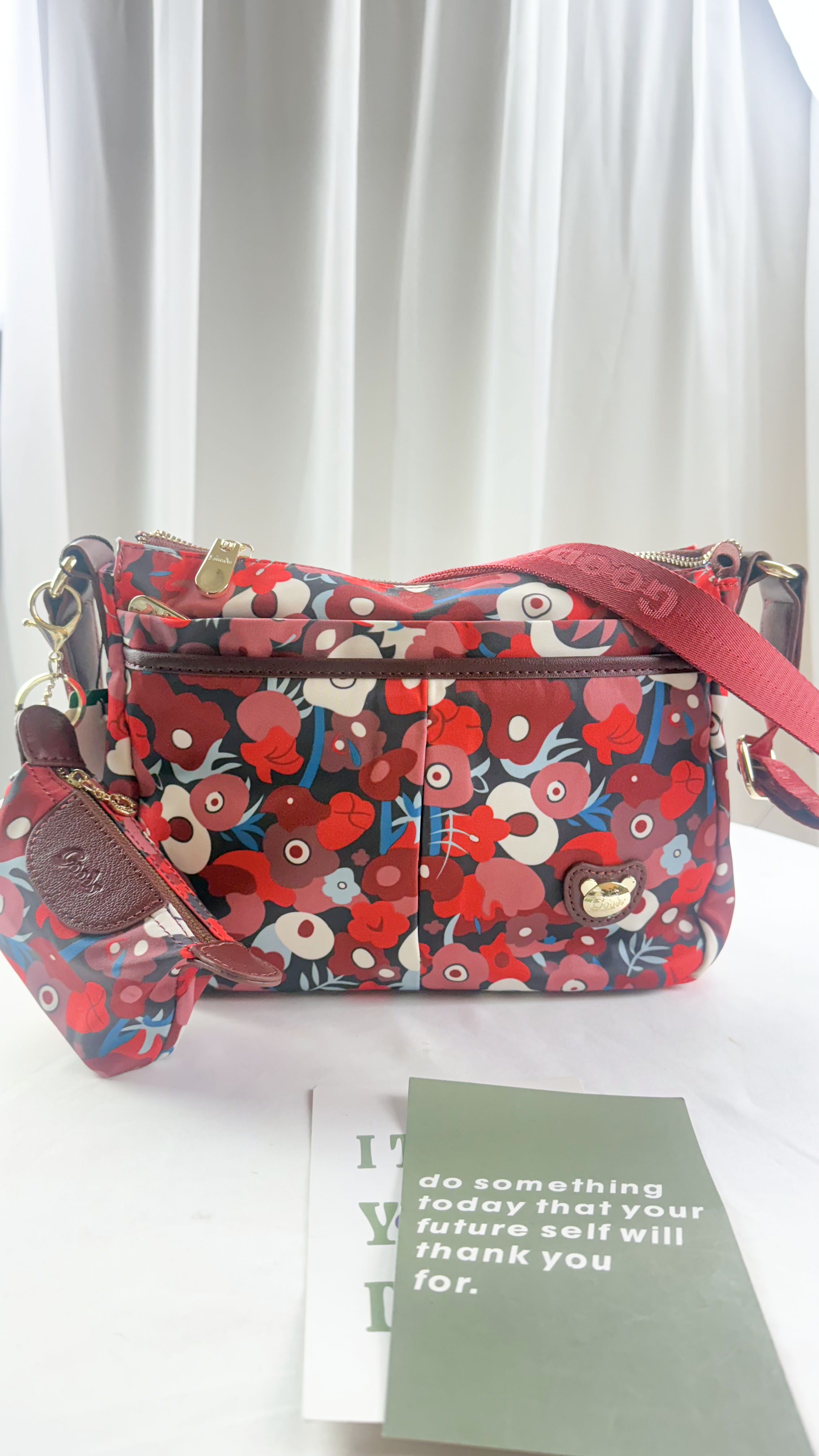 GOODS 紅花朵拼色防潑水側背包   #2814