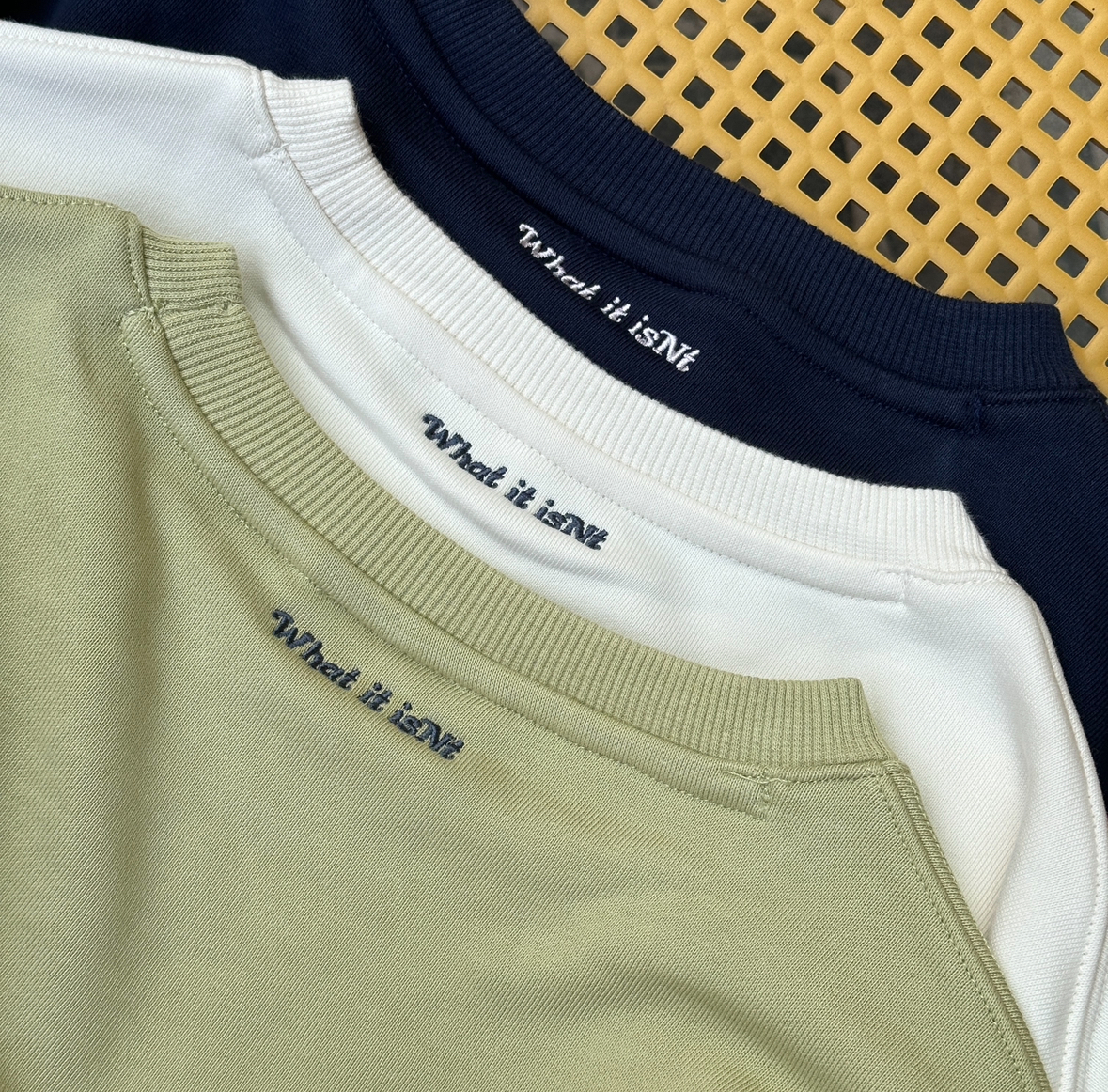 【現貨】what it isnt 女款 短版 花朵大學Ｔ 長袖 MG2403CR63