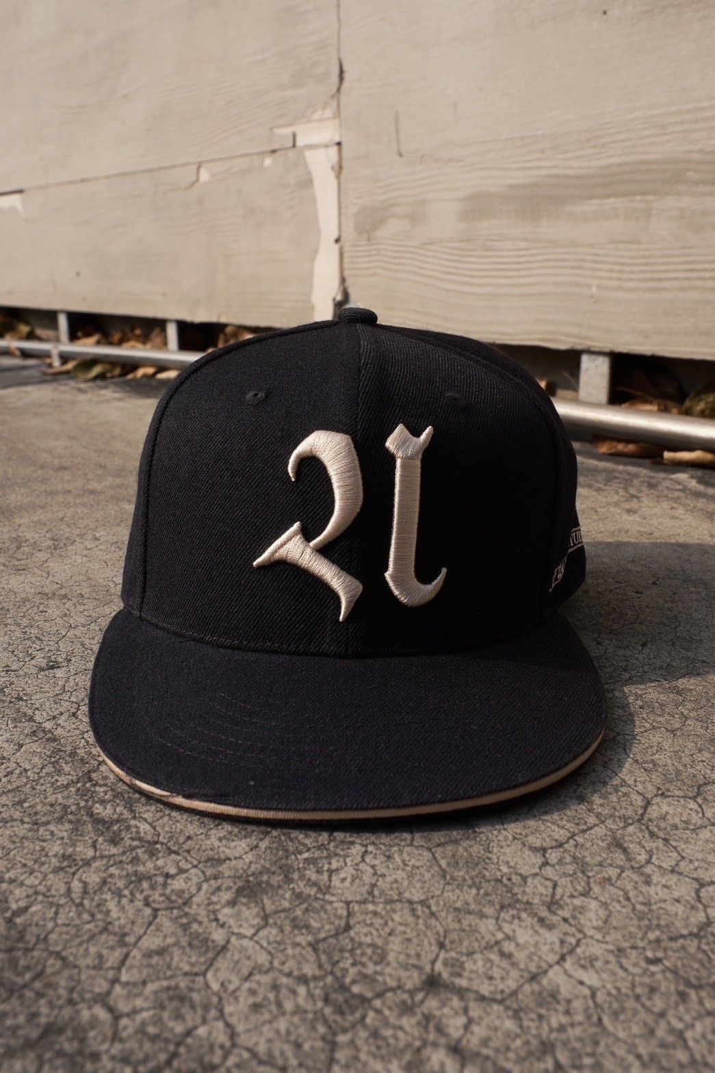 ATONESTUDIO "21" CAP
