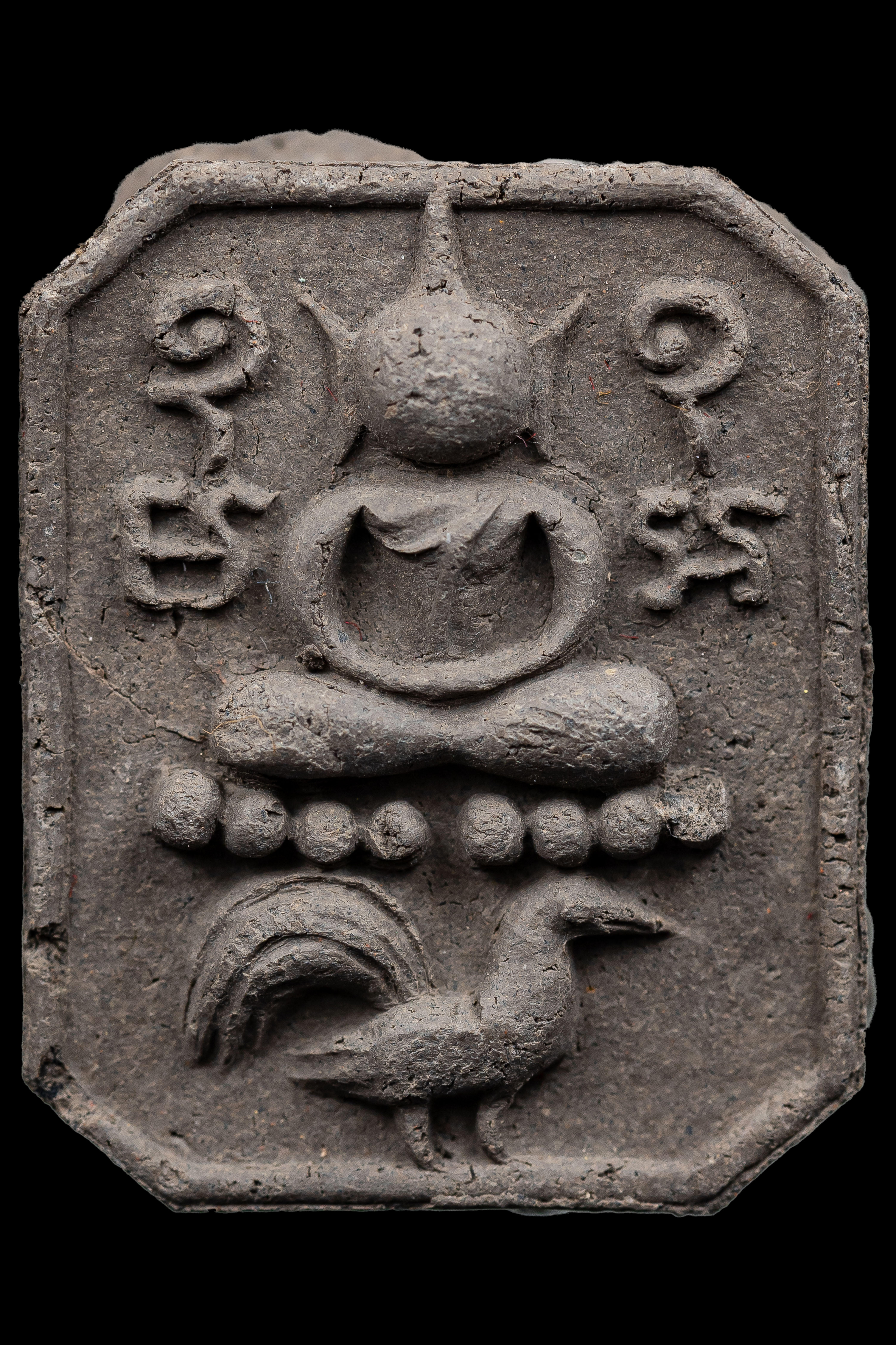 『泰國佛牌』龍婆宋功 神獸崇笛 雞  親壓版本 瓦他薩班 帕阿贊棟提供 材料 03250126