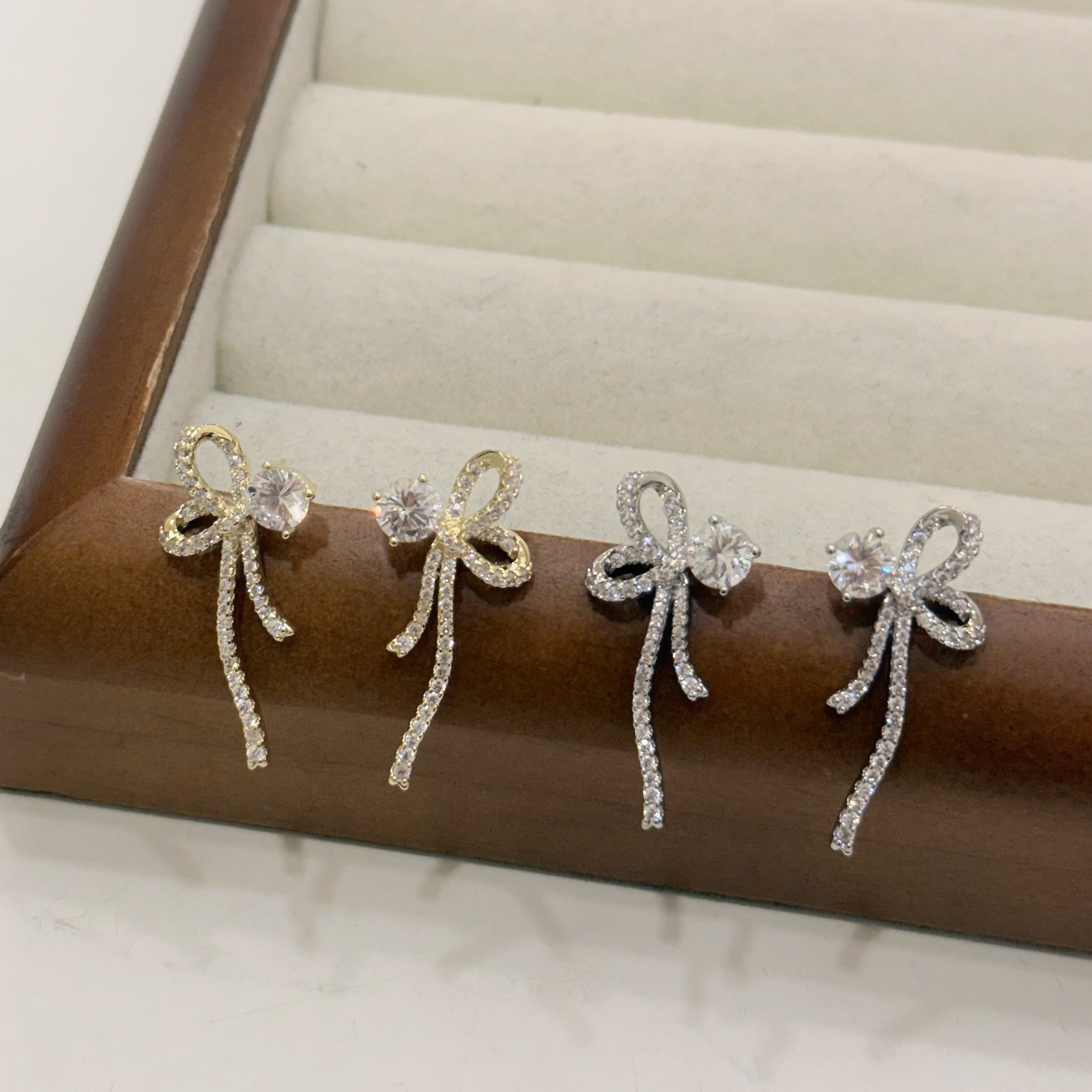 Z500滿鑽蝴蝶結垂吊