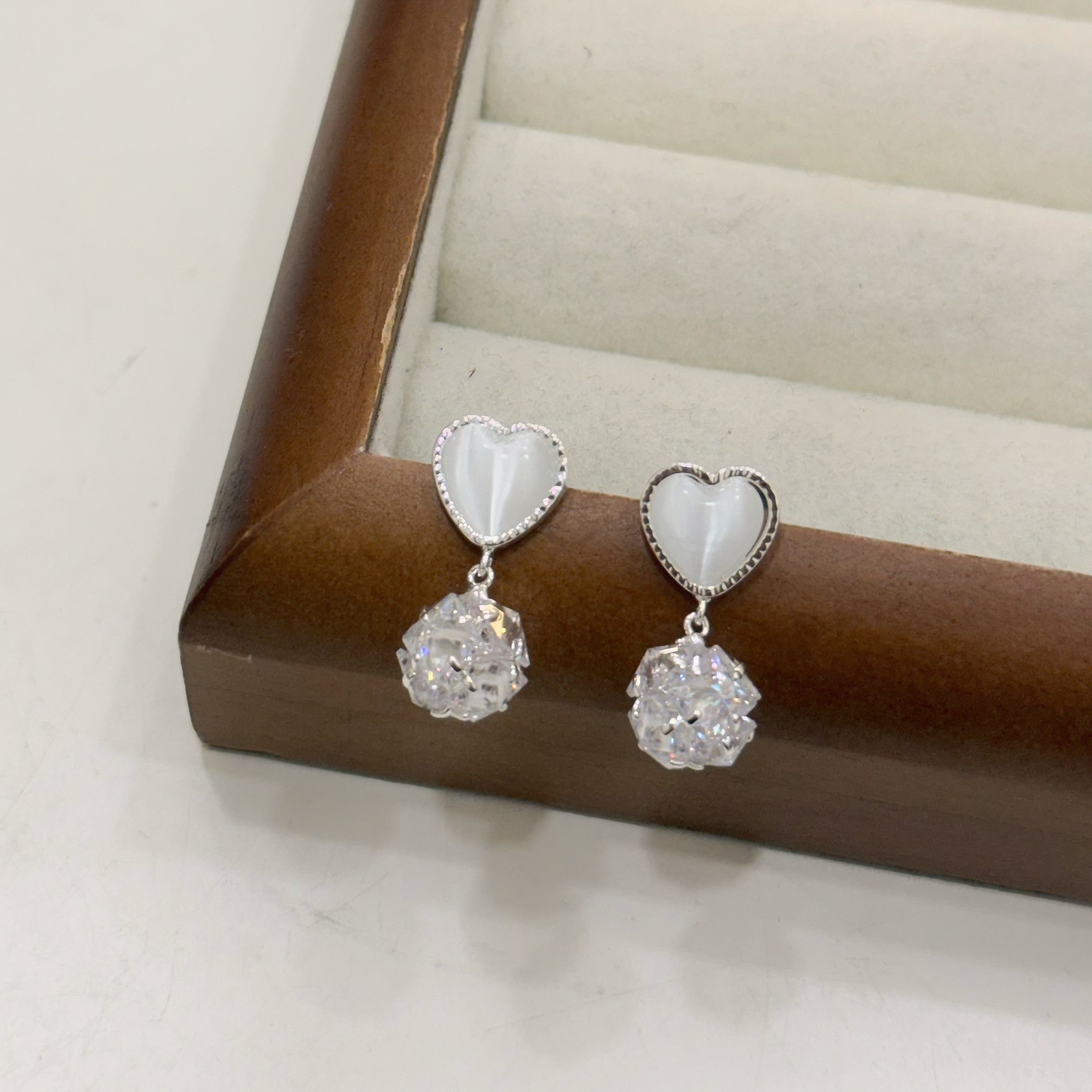 貓眼愛心鑽球垂吊