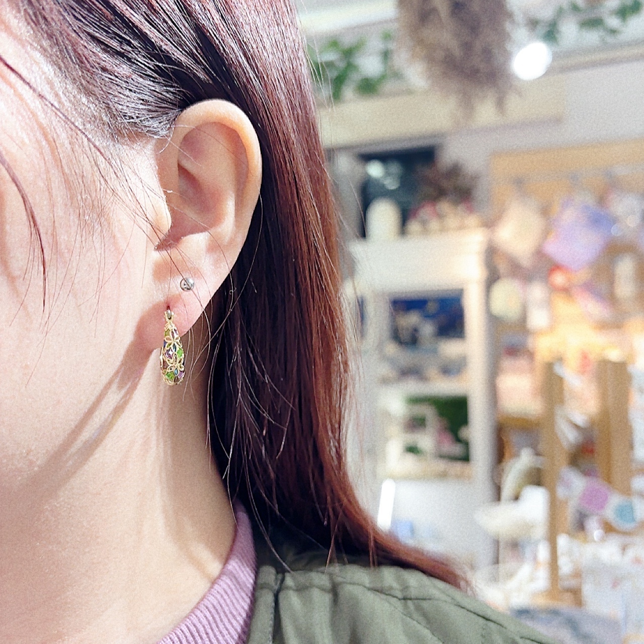 彩色玻璃片弧形耳環