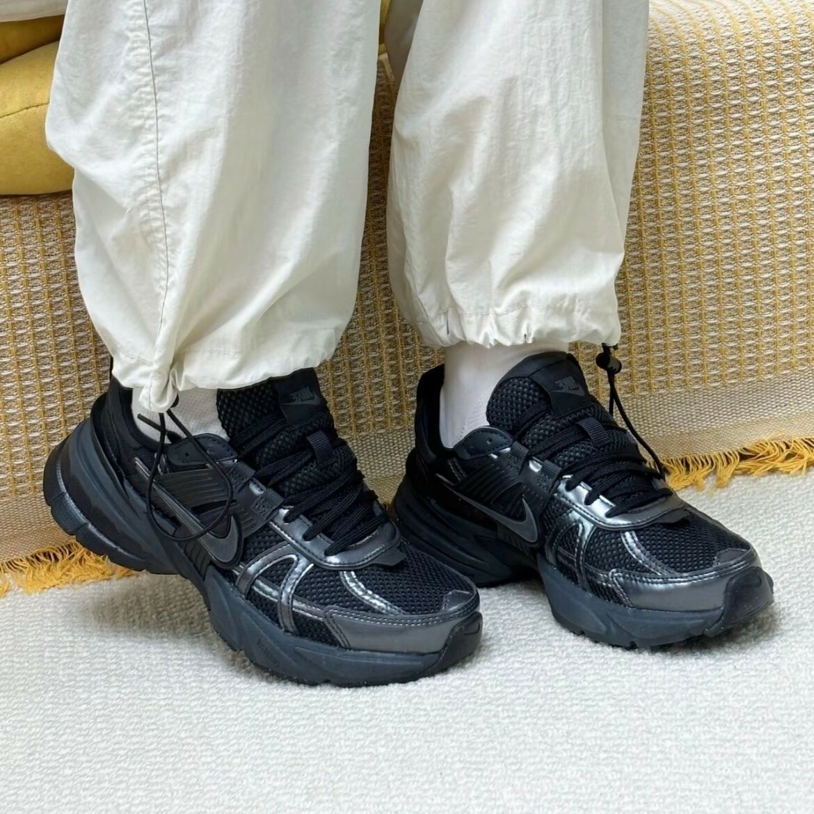 Nike V2K Run Black Dark Smoke Grey 全黑 黑武士 復古老爹鞋 運動鞋
