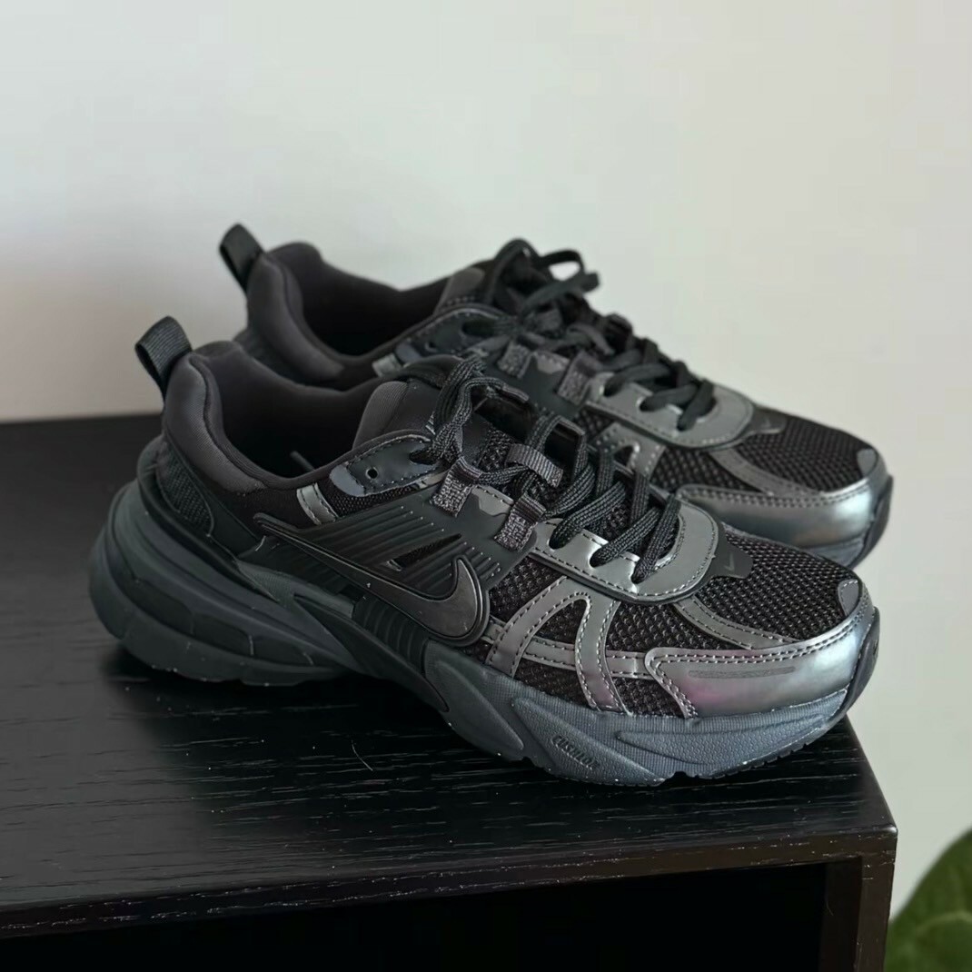 Nike V2K Run Black Dark Smoke Grey 全黑 黑武士 復古老爹鞋 運動鞋