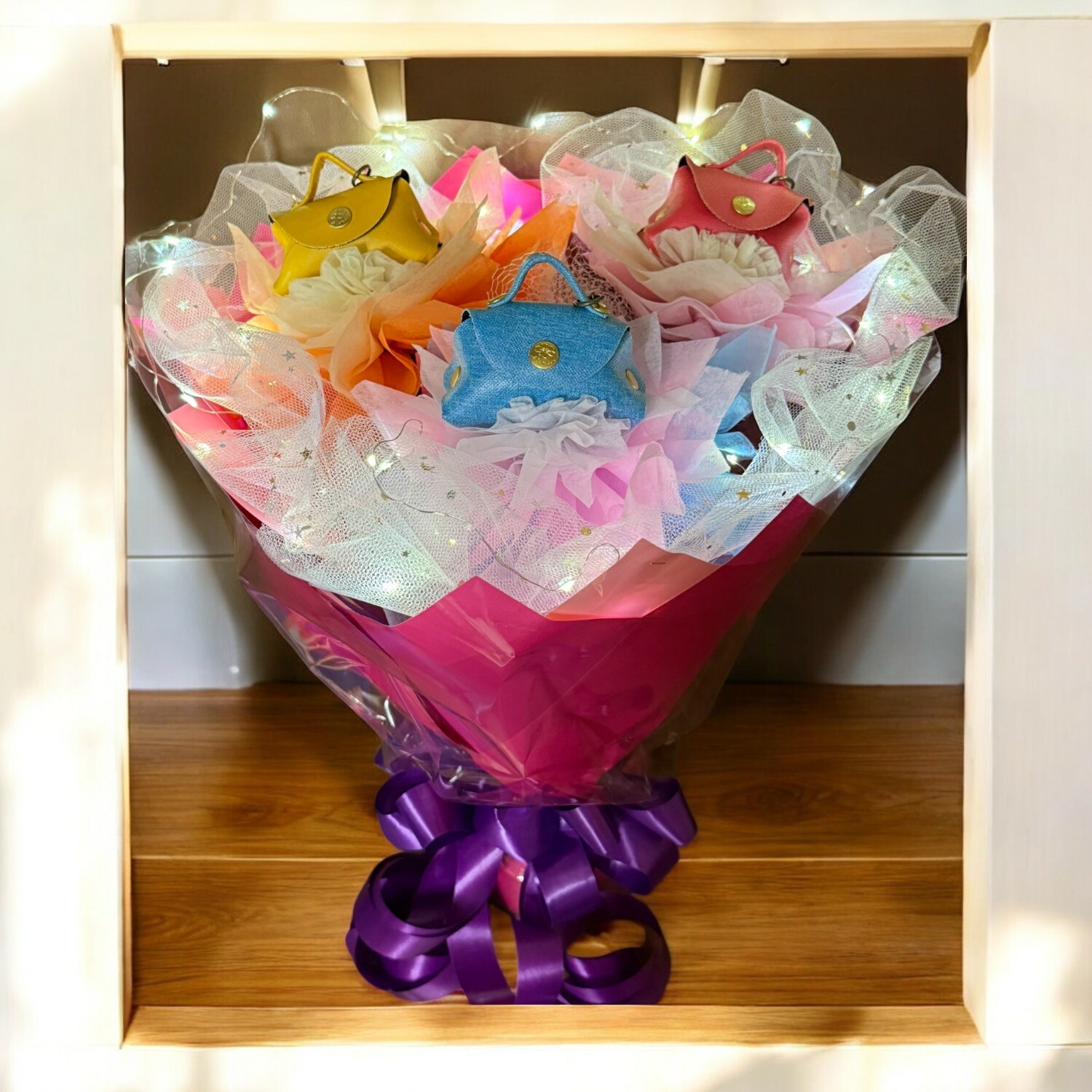3入包包花束禮組合_送花選艾拉蔓_包花包發_永不凋謝的花束(附閃燈)-山盟海誓閃耀 花束禮組合_預購商品