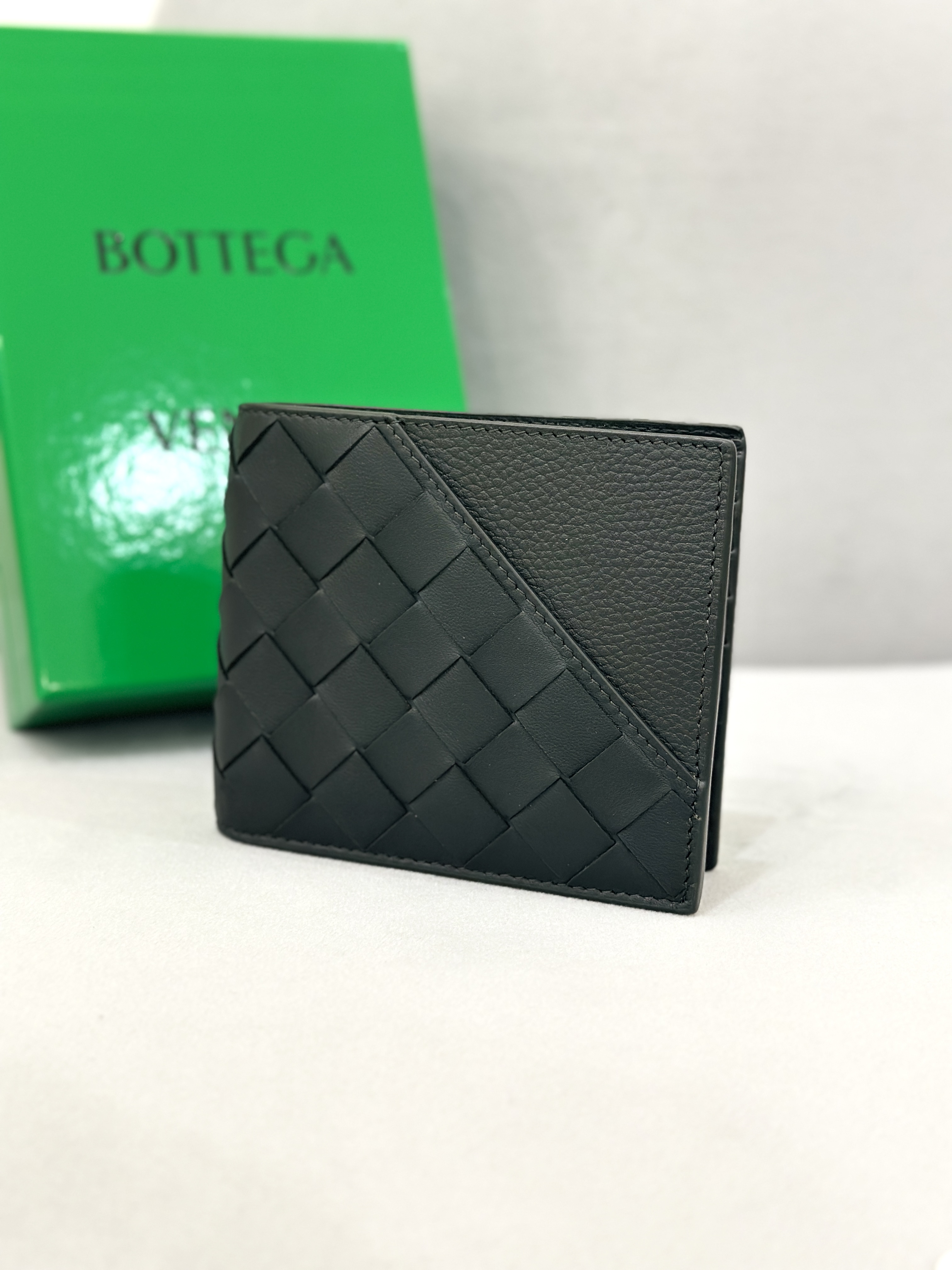 BV Intrecciato Diagonal Bi-Fold Wallet