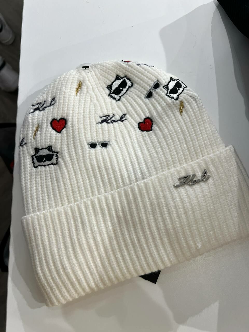 [S] KARL LAGERFELD L4KH7830 CATE PINS EMBROIDERY BEANIE,IVORY, 196788319837 (SKL1199)