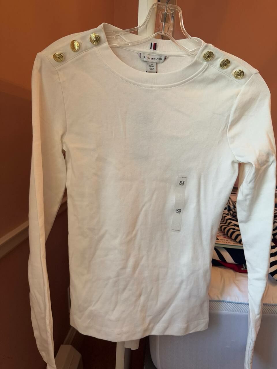 [S] TOMMY HILFIGER SOLID GOLD-BUTTON FAVORITE T-SHIRT,MILKYWAY, 76J5265-110 (STH923)