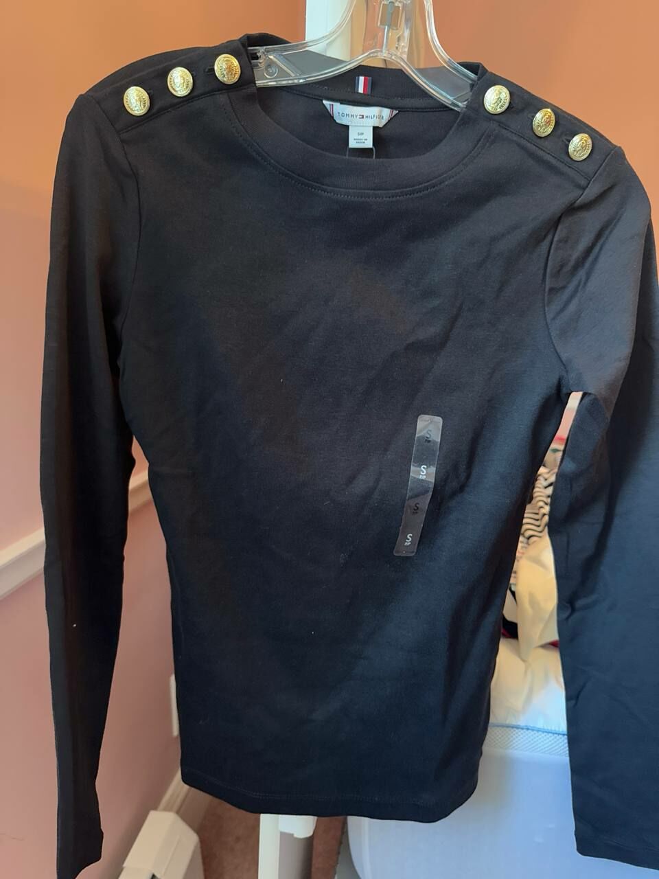 [S] TOMMY HILFIGER SOLID GOLD-BUTTON FAVORITE T-SHIRT,BLACK, 76J5265-001 (STH931)