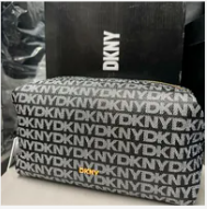 [S] DKNY R43RDG93 SYDNEY COSMETIC CASE,BK LOGO-BK, 755403137210  (SD1209)