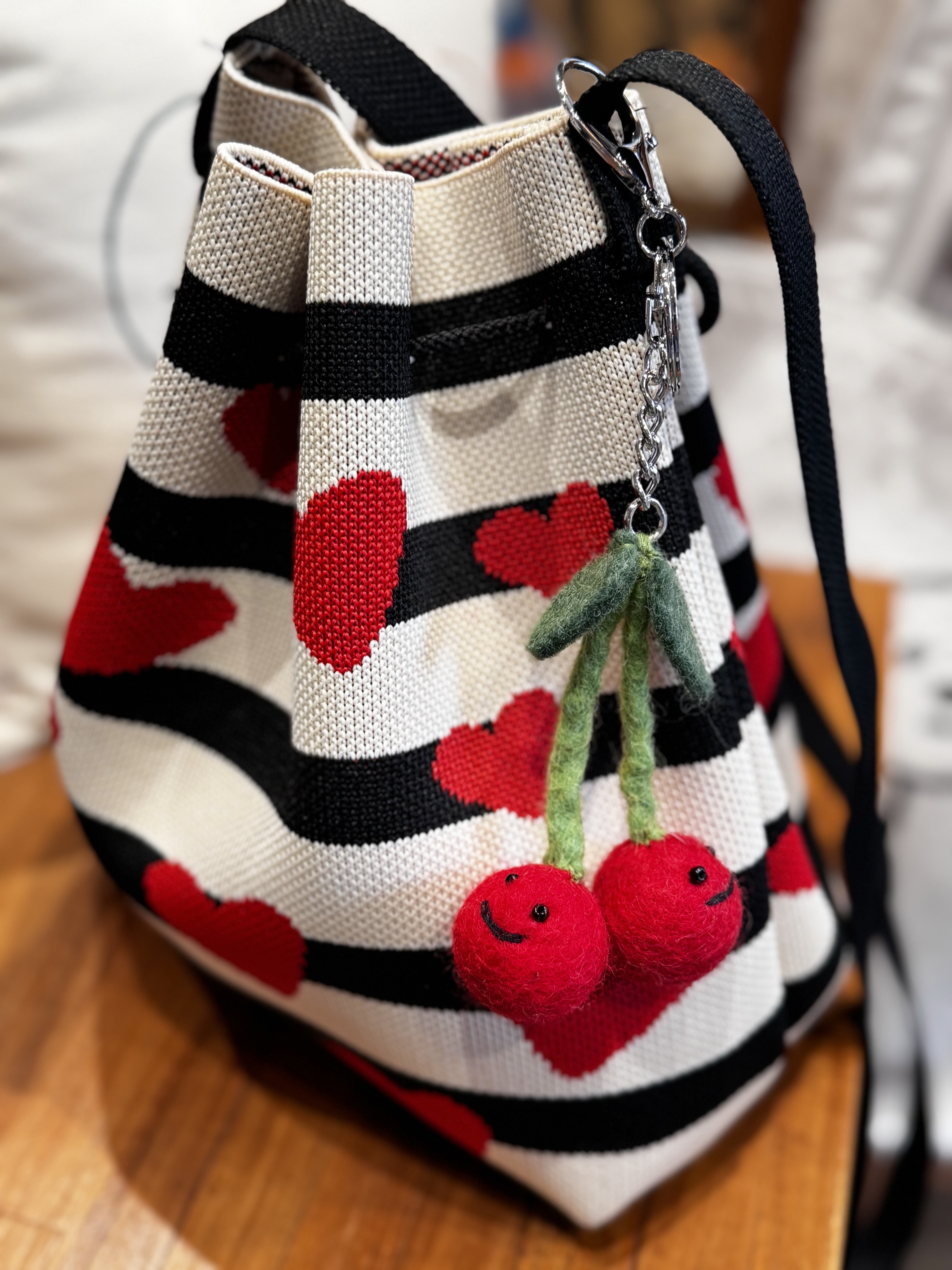 愛心條紋圓桶包