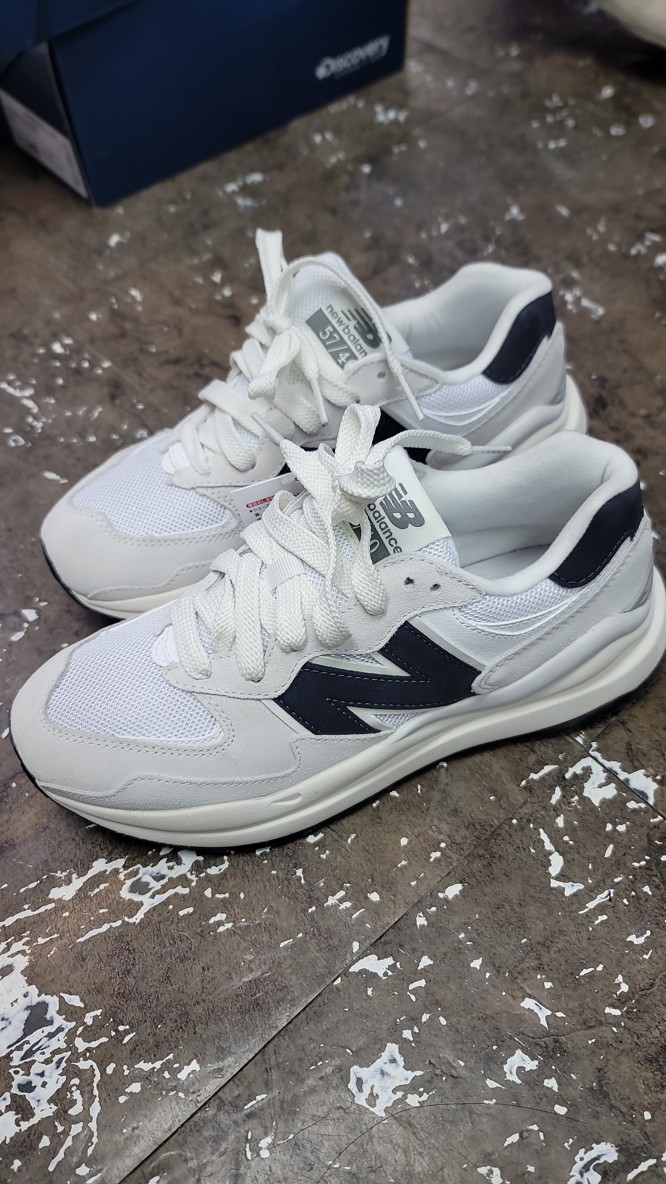 ca19503**  255碼