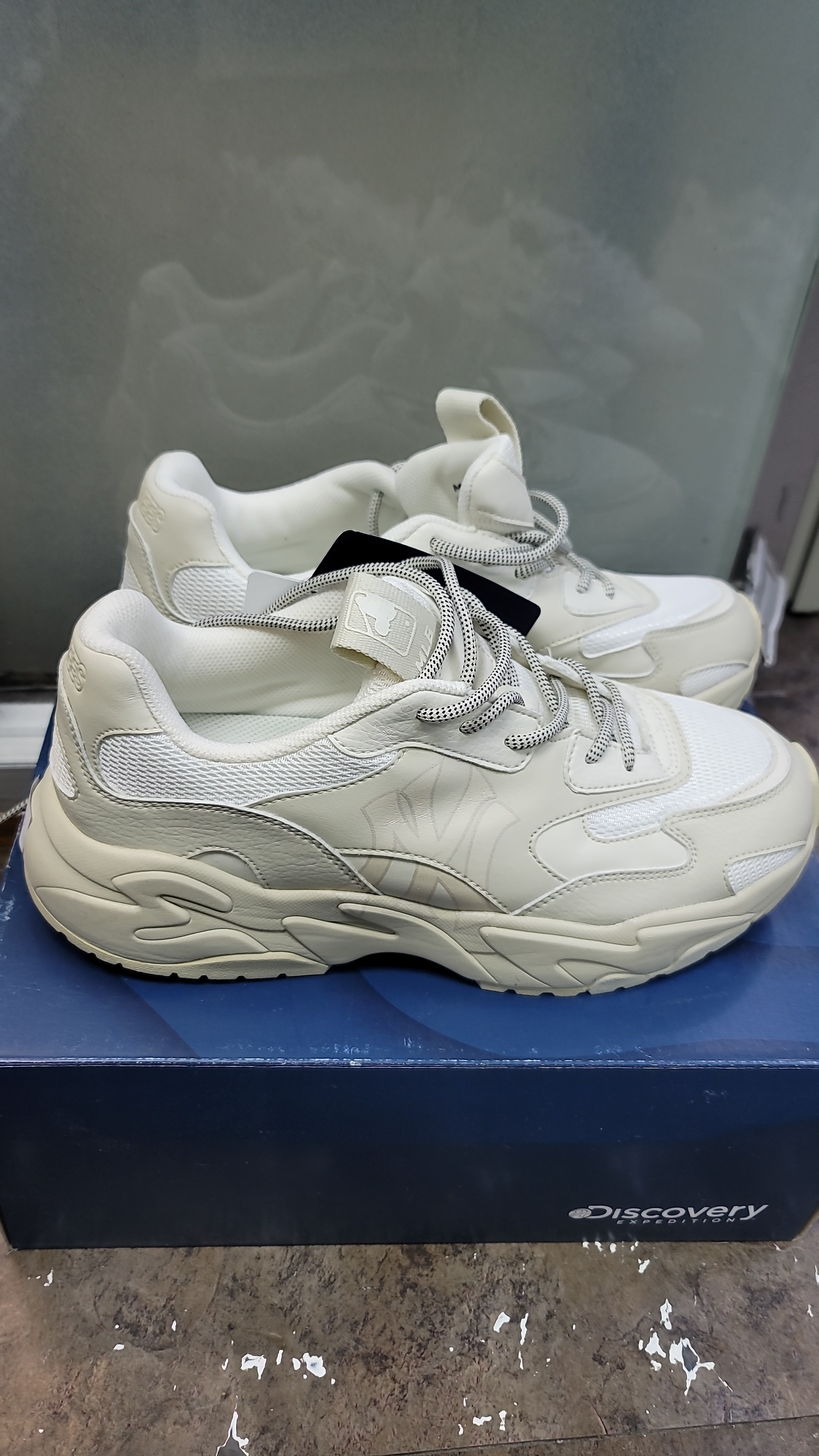 ca19518**   270碼