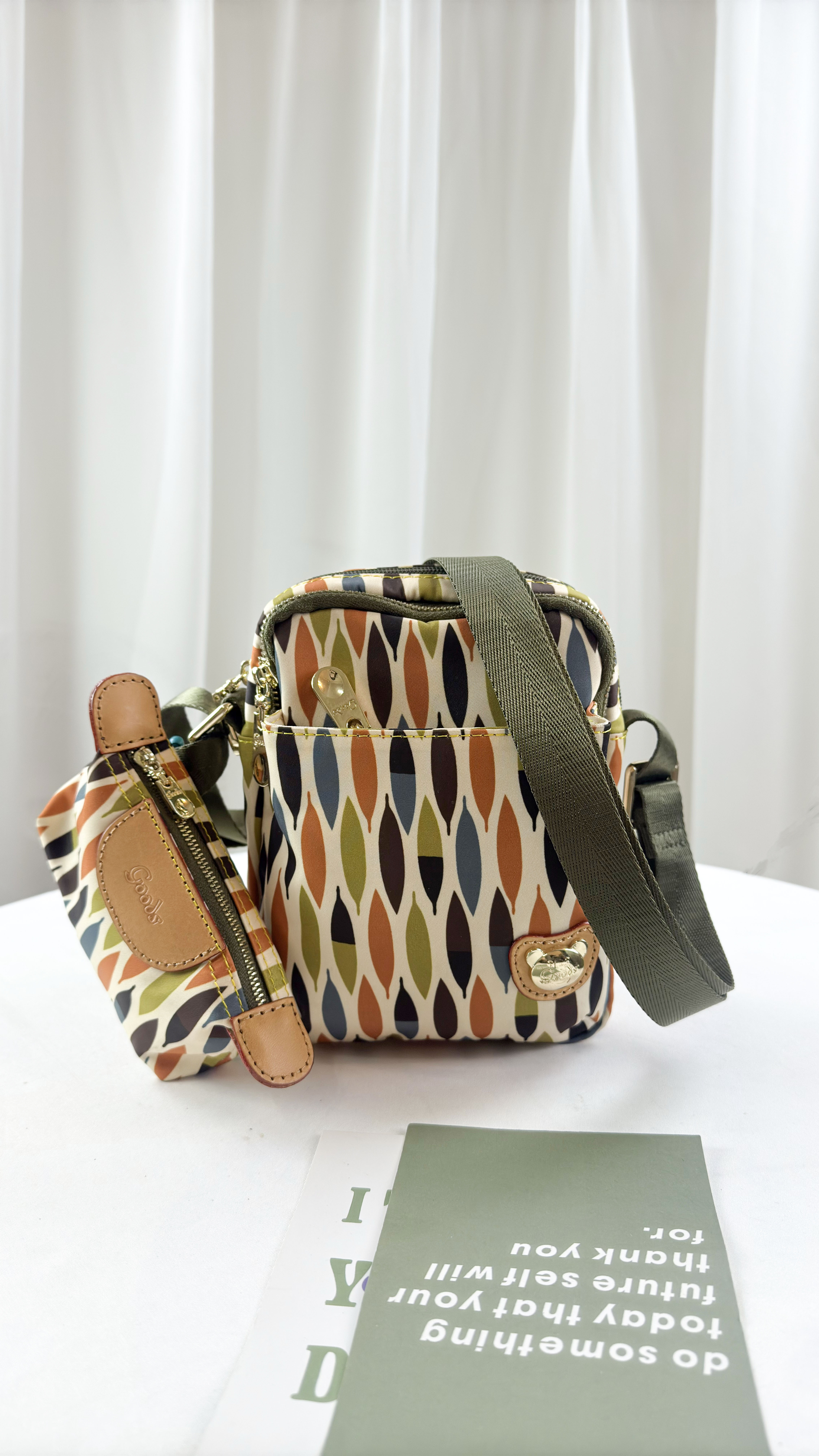 GOODS 小草拼色防潑水側背包  #2499