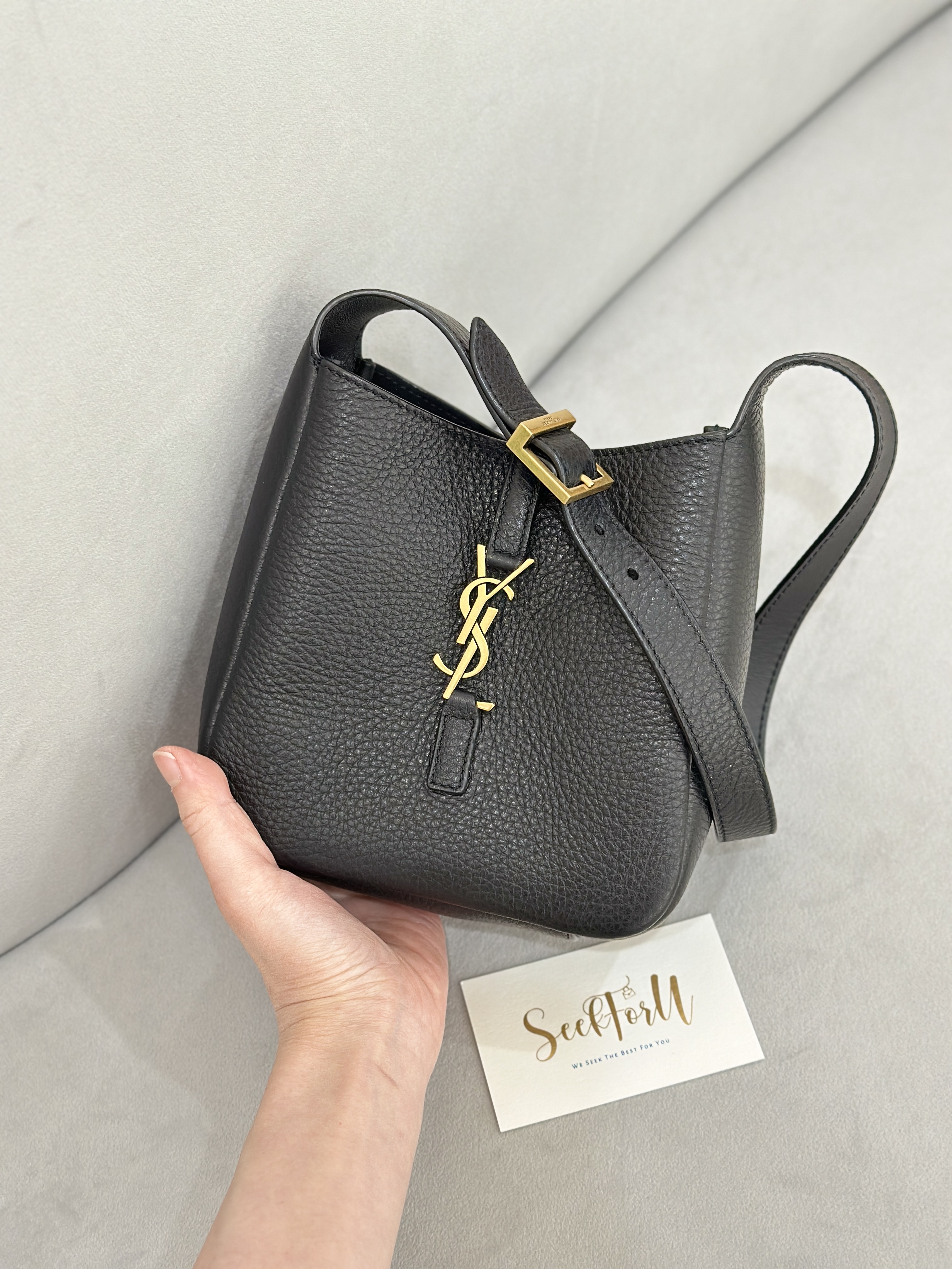 YSL Le 5 A 7 Supple Baby Hobo