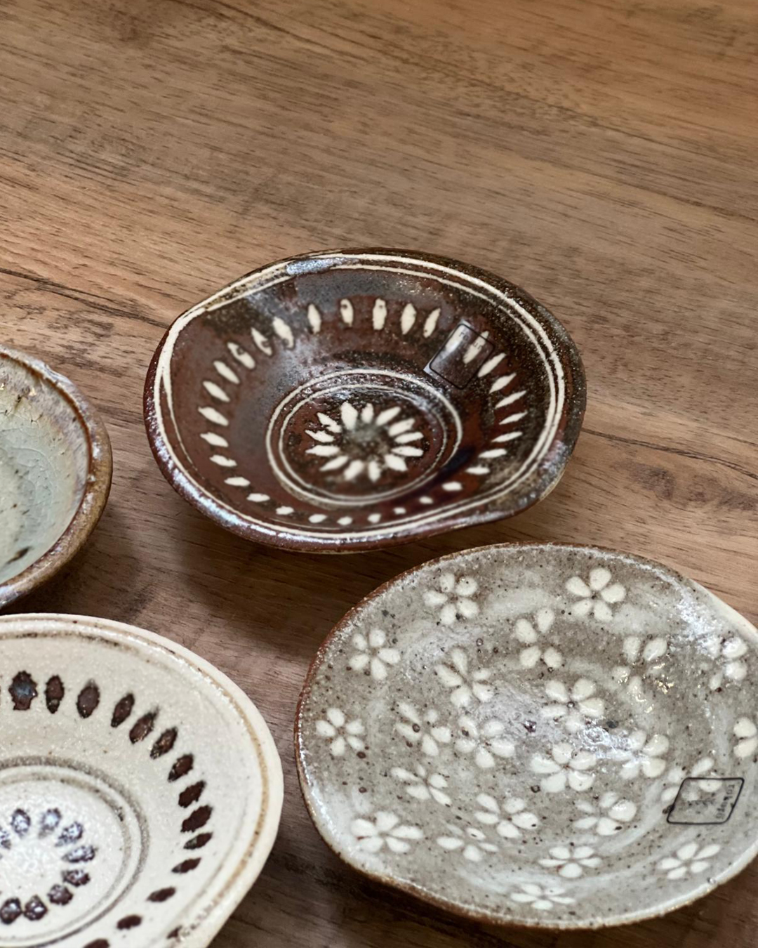 六魯 手工陶器 根古芽手塩皿 啡色