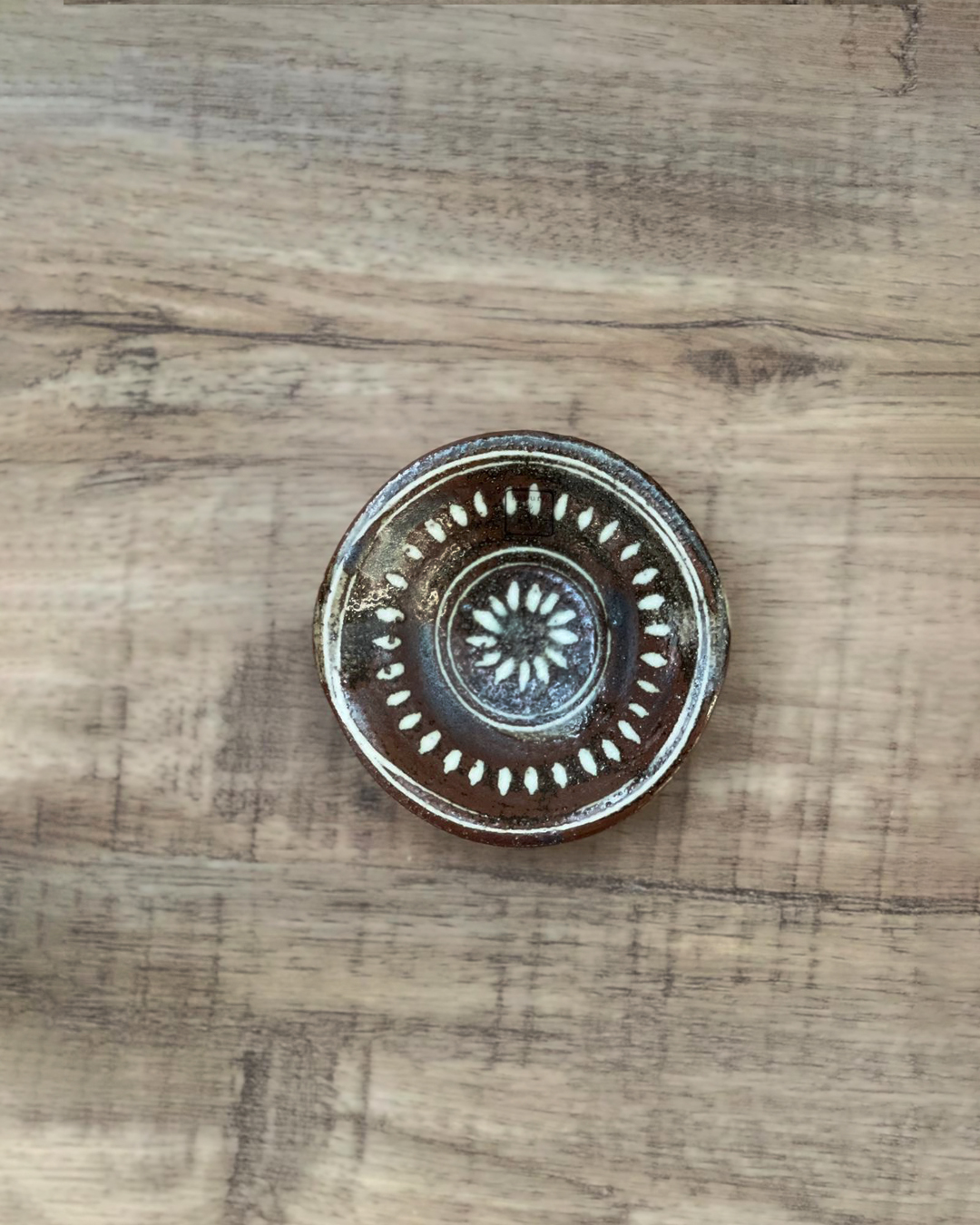 六魯 手工陶器 根古芽手塩皿 啡色