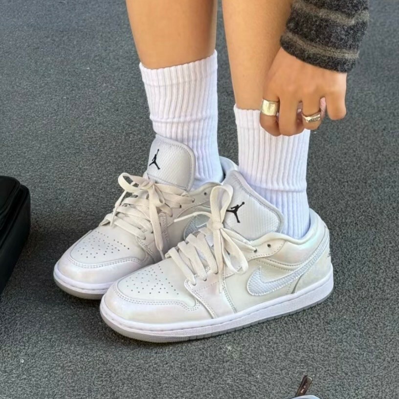 Nike Air Jordan 1 Low SE CNY 白虹彩 米白 蛇鱗 AJ 皮革 2025 蛇年限定 低筒休閒鞋