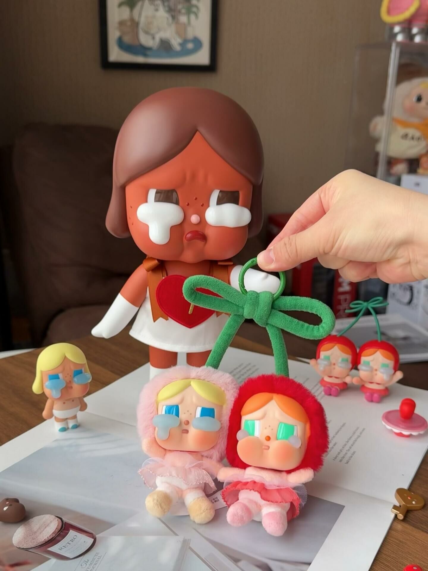 POPMART 泡泡瑪特 Crybaby 愛神的眼淚系列 毛絨吊卡 糖膠 甜在一起 情人節 櫻桃(任買兩件711免運)/預購