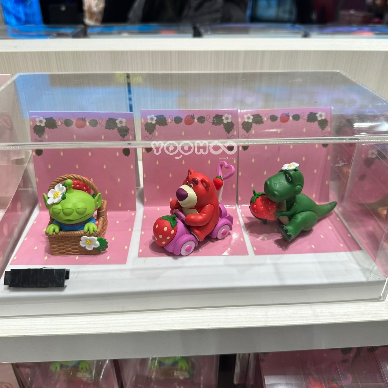 現貨┃日本迪士尼 草莓 熊抱哥 三眼怪 抱抱龍 擺飾