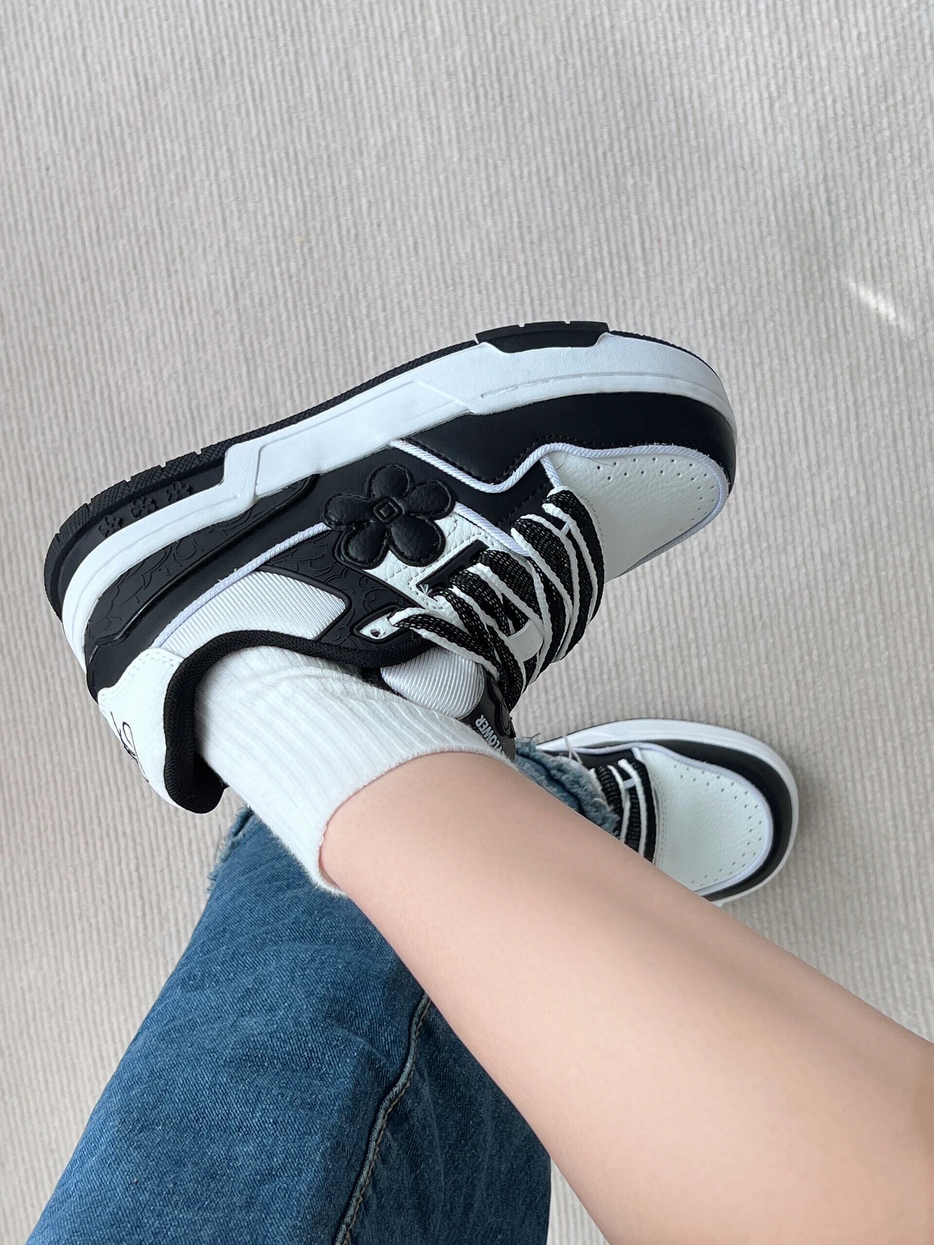 We Flower 小花鞋 老爹鞋 黑白色 熊貓 板鞋 復古 厚底 麵包鞋/預購