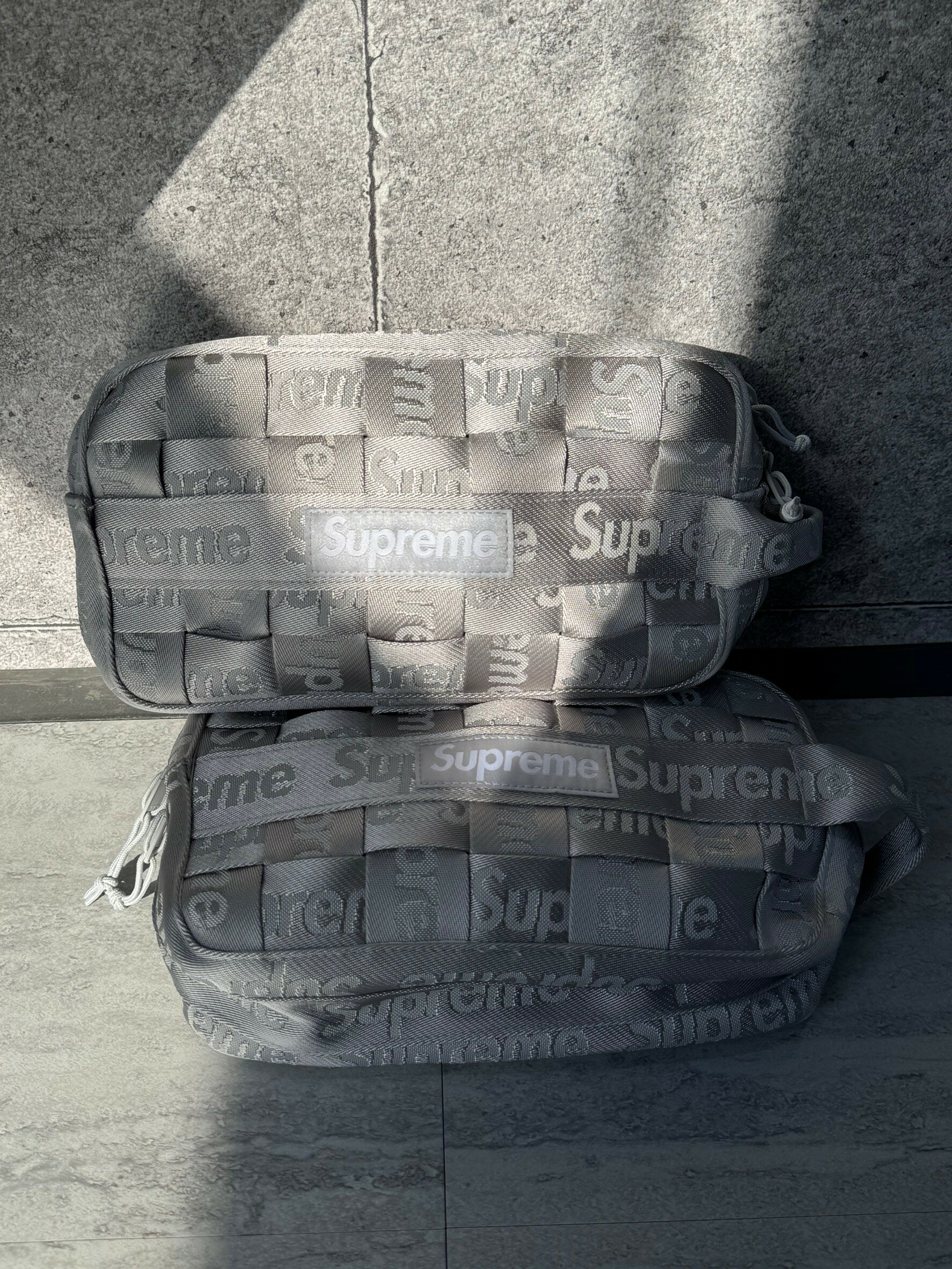 Supreme Woven Utility Bag 手拿包 銀色