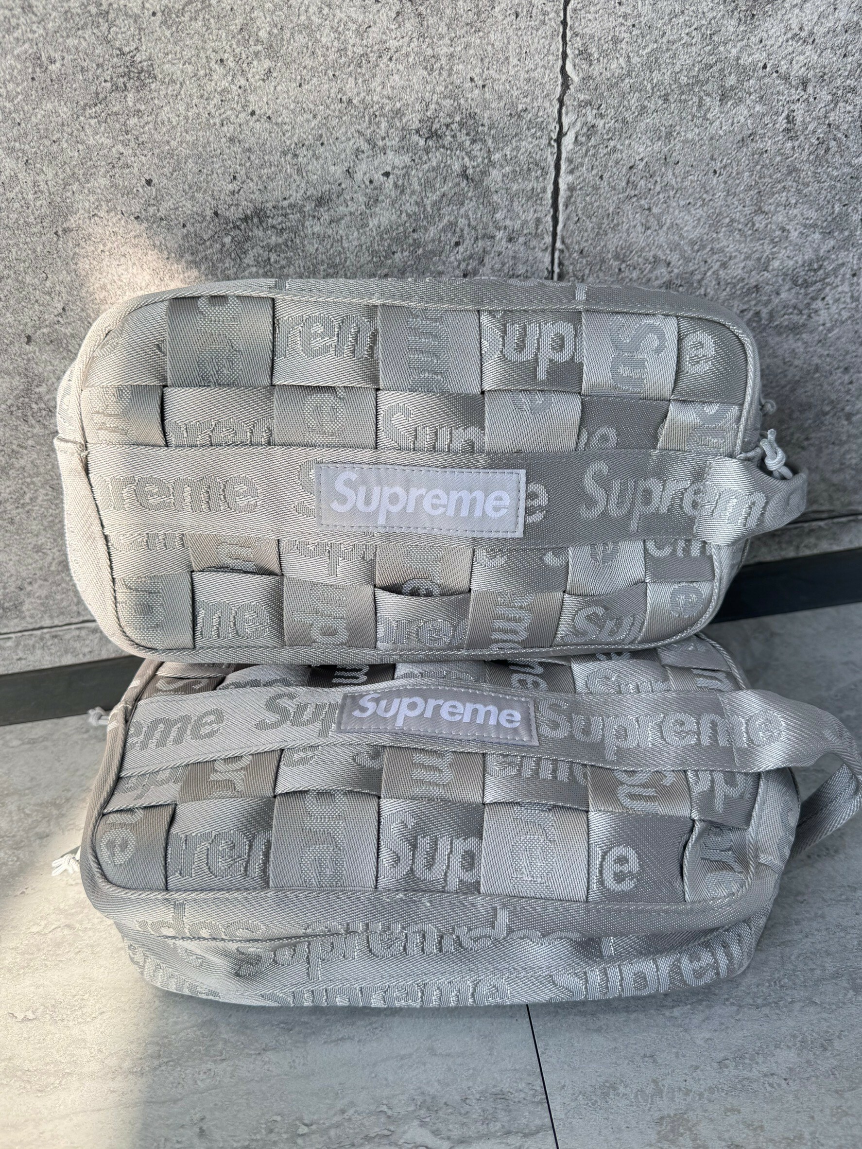 Supreme Woven Utility Bag 手拿包 銀色